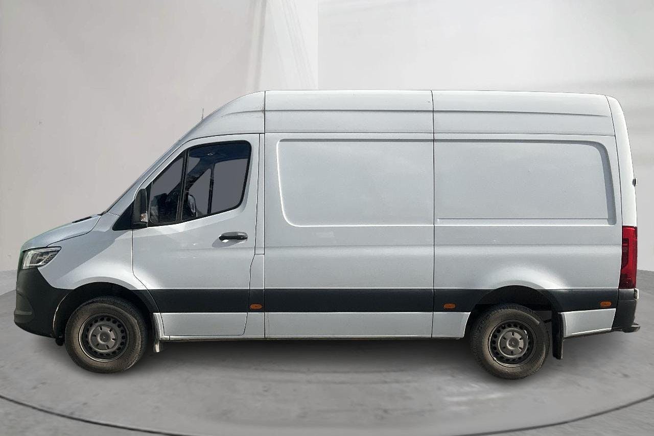 Mercedes Sprinter 317 CDI Skåp RWD (170hk) - 3 975 mil - Automat - vit - 2024