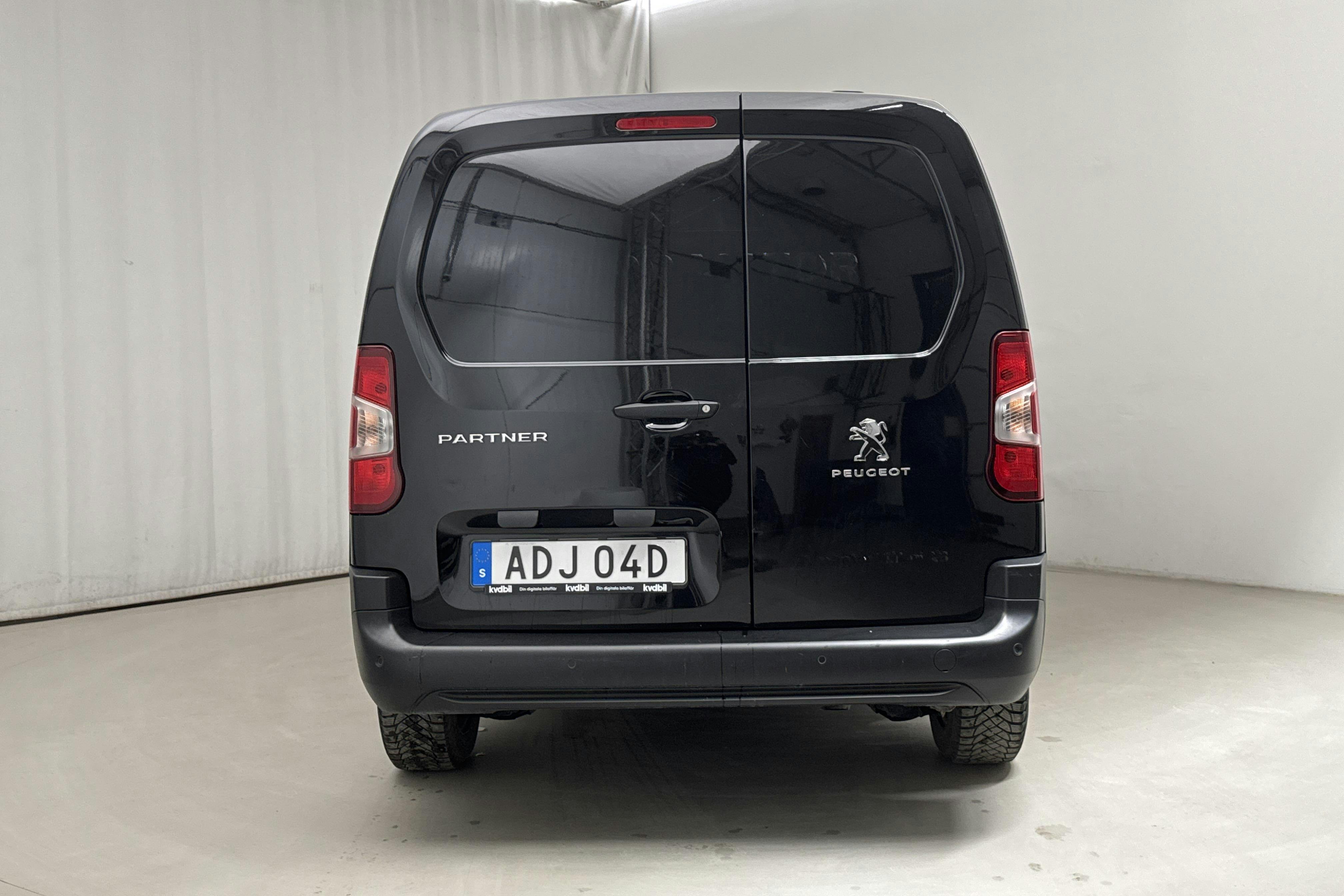 Peugeot Partner 1.5 HDI Skåp (100hk) - 2 086 mil - Manuell - svart - 2023