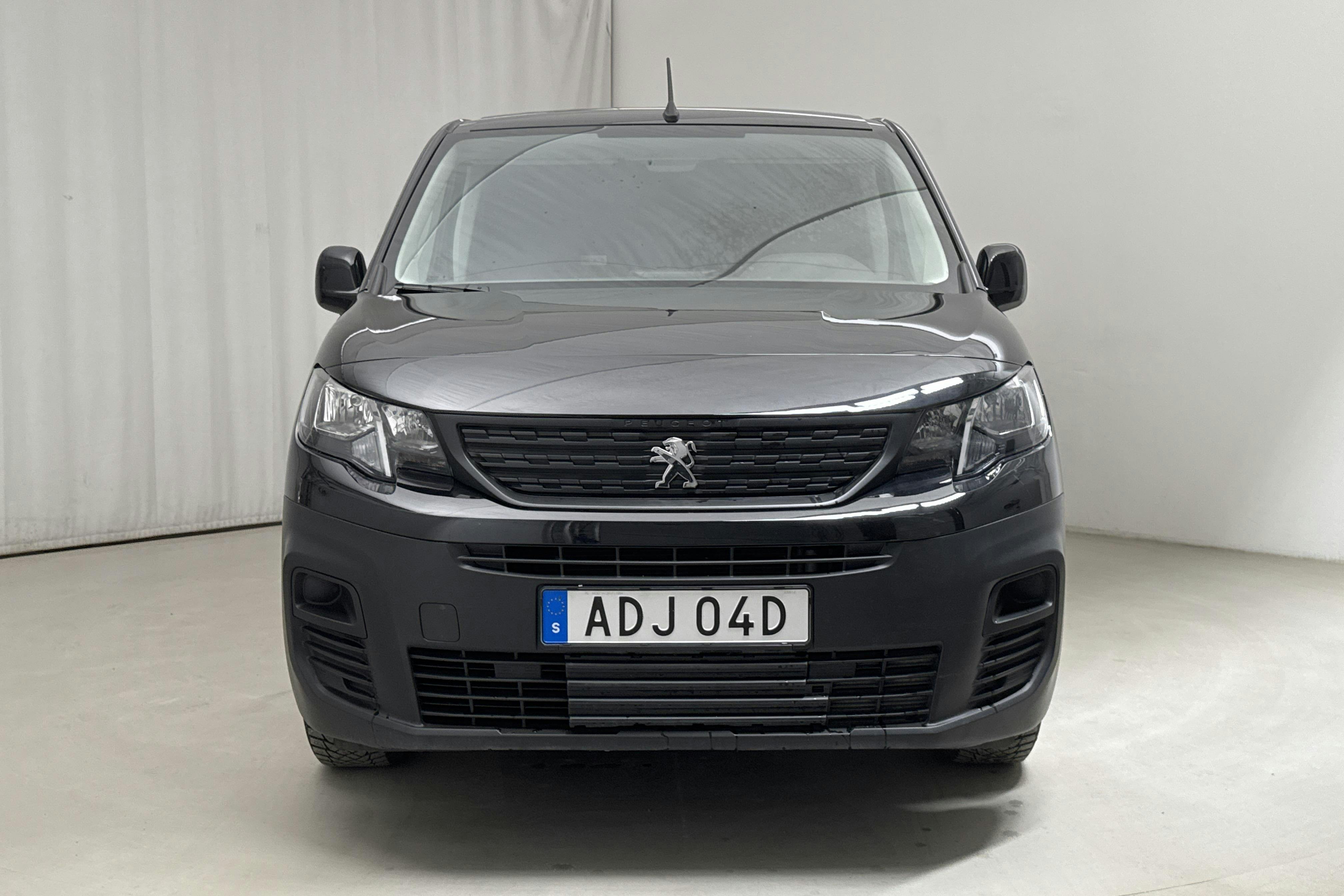 Peugeot Partner 1.5 HDI Skåp (100hk) - 2 086 mil - Manuell - svart - 2023