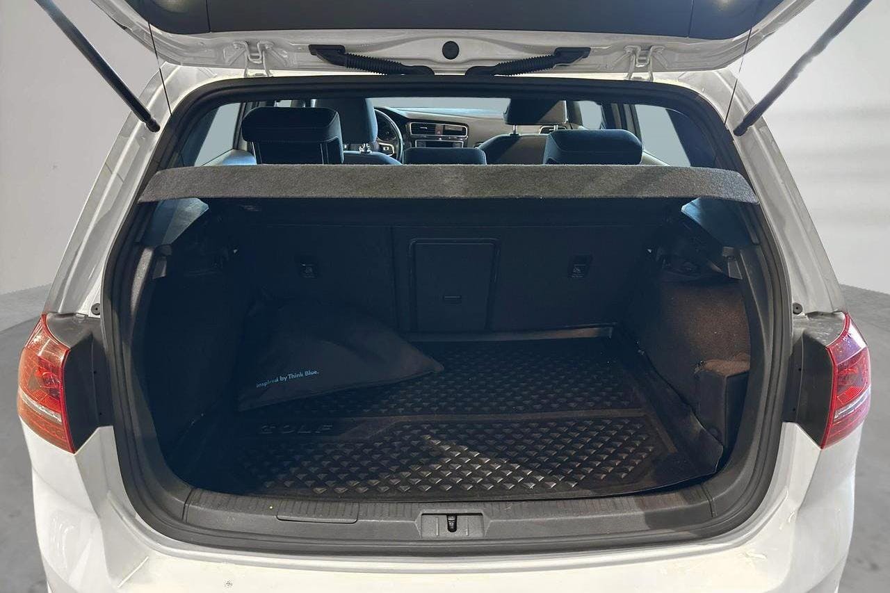 VW Golf VII 1.4 Plug-in-Hybrid 5dr (204hk) - 84 380 km - Automatic - white - 2016