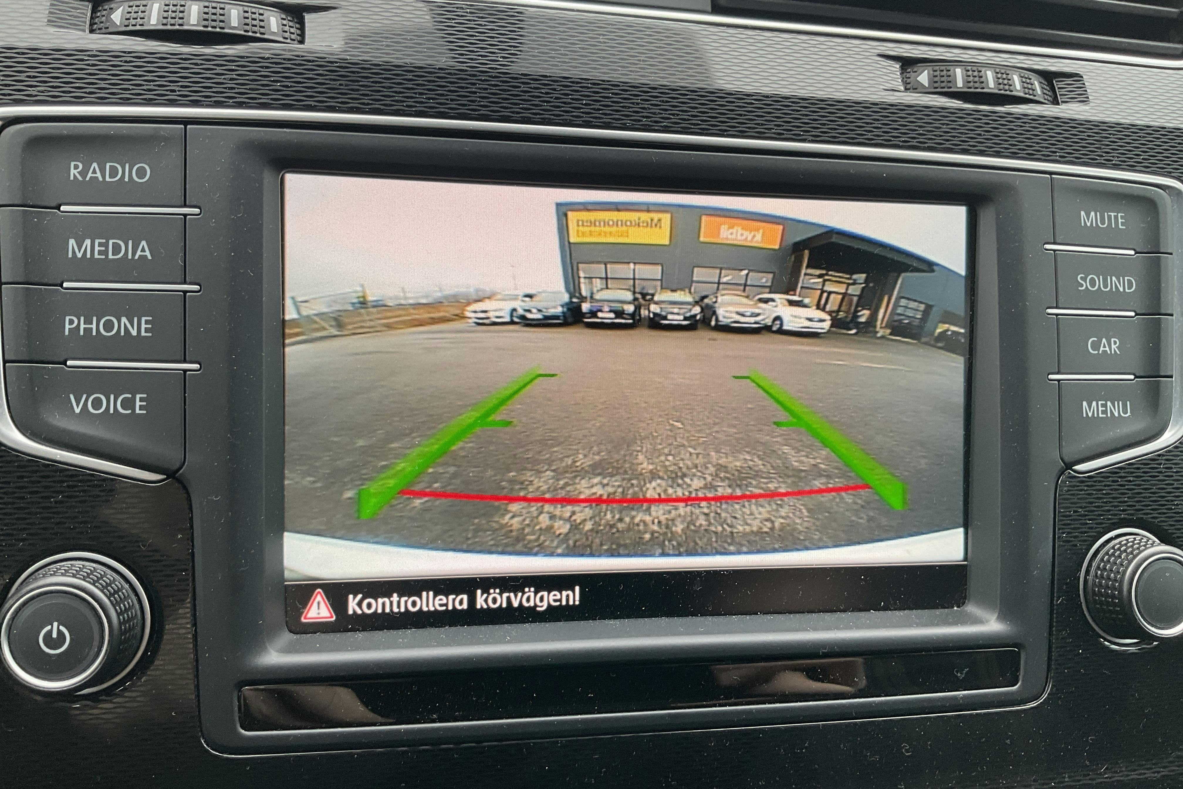 VW Golf VII 1.4 Plug-in-Hybrid 5dr (204hk) - 84 380 km - Automatic - white - 2016