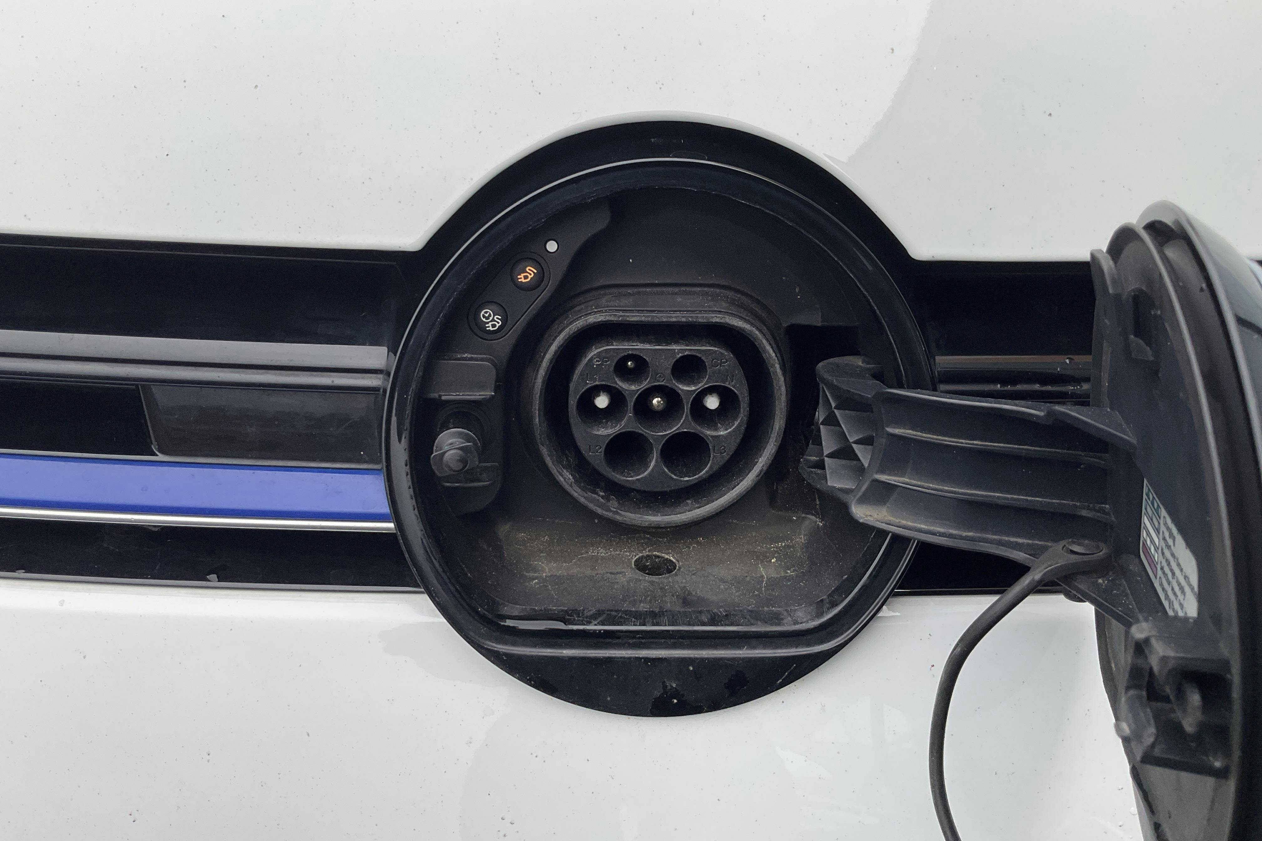 VW Golf VII 1.4 Plug-in-Hybrid 5dr (204hk) - 84 380 km - Automatic - white - 2016