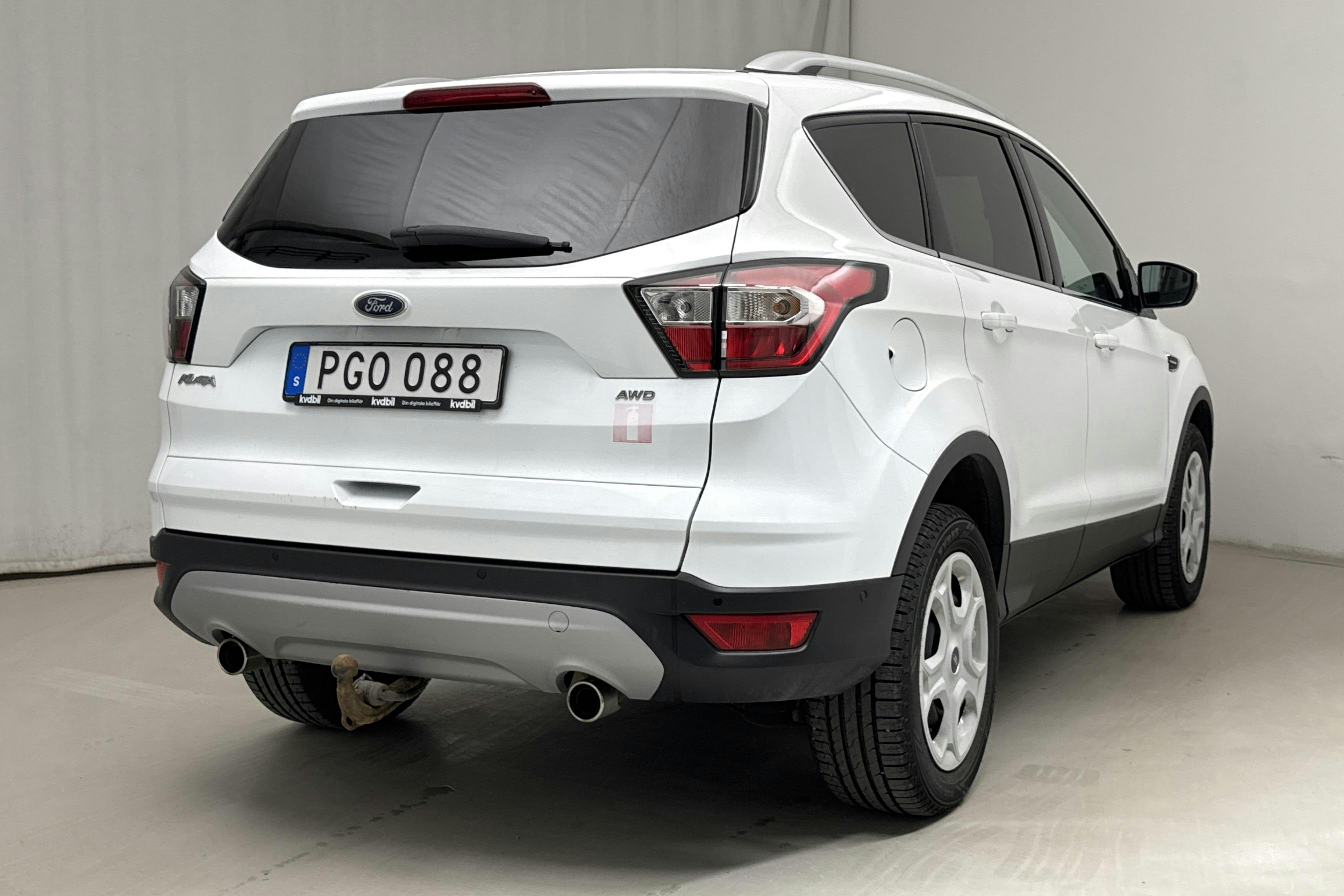 Ford Kuga 2.0 TDCi AWD (150hk) - 9 116 mil - Manuell - vit - 2019