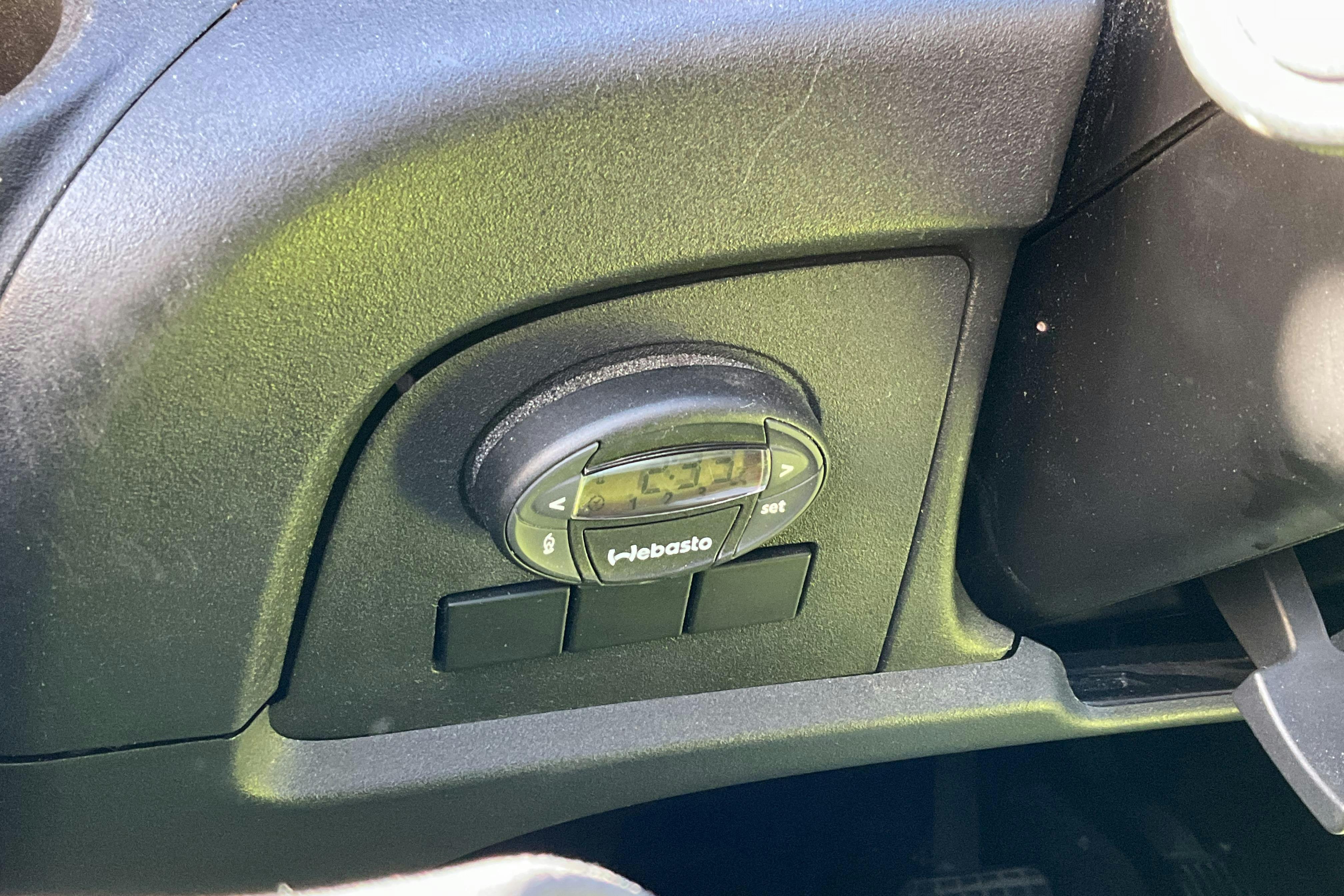 Iveco Daily 35 2.3 Volymskåp (156hk) - 21 253 mil - Automat - vit - 2018