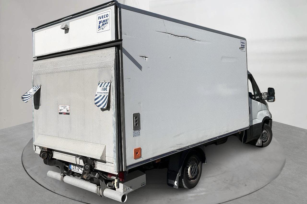 Iveco Daily 35 2.3 Volymskåp (156hk) - 21 253 mil - Automat - vit - 2018