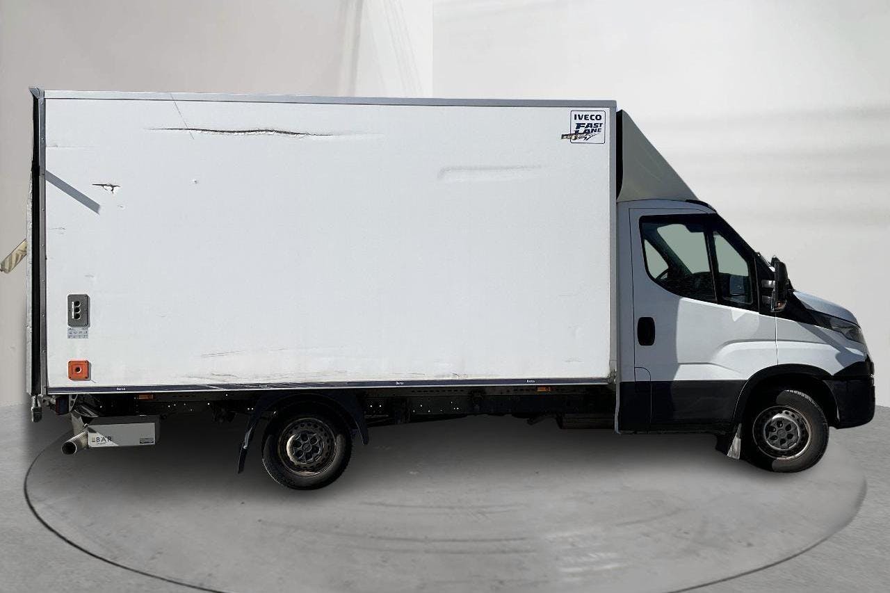 Iveco Daily 35 2.3 Volymskåp (156hk) - 21 253 mil - Automat - vit - 2018