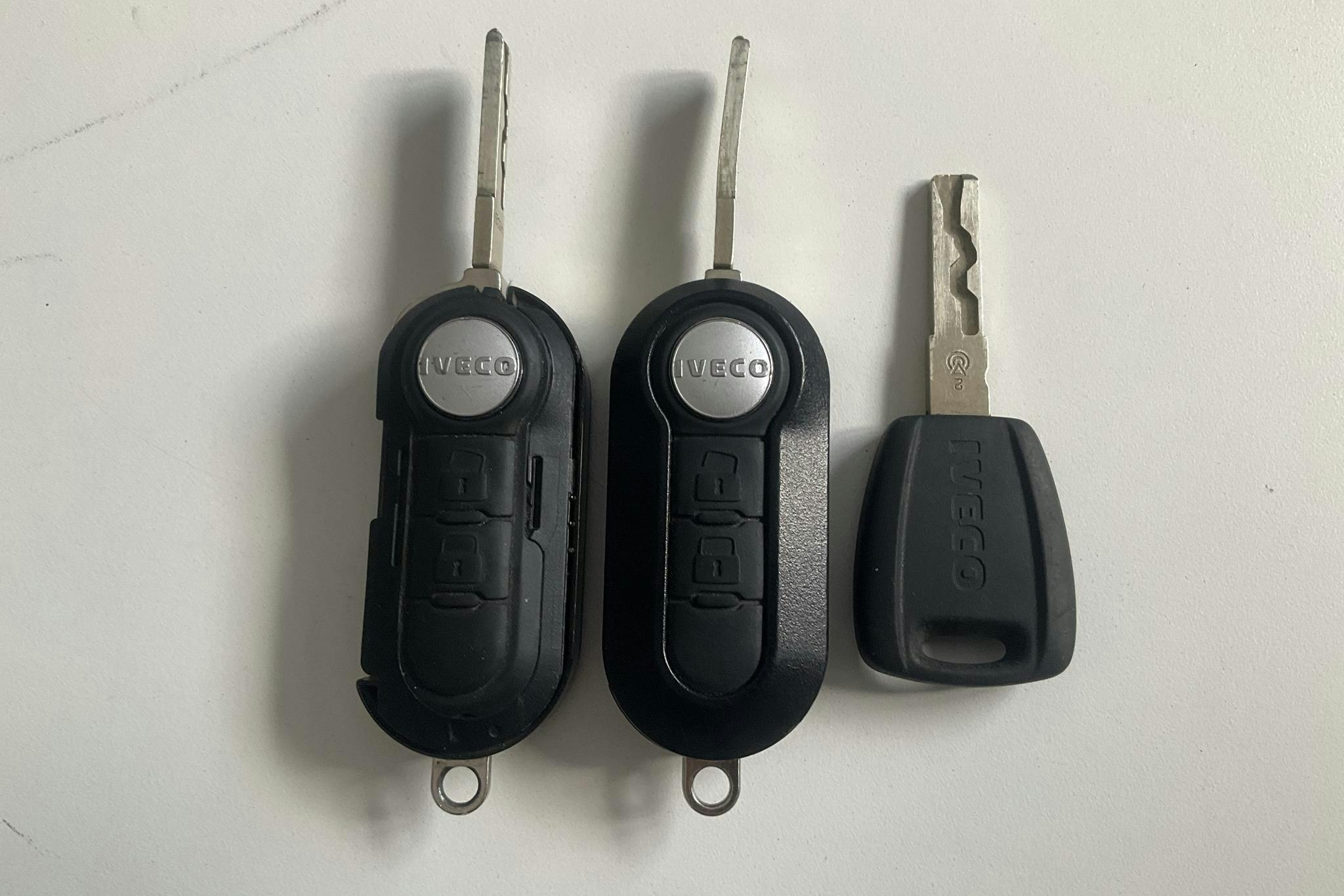 Iveco Daily 35 2.3 Volymskåp (156hk) - 21 253 mil - Automat - vit - 2018
