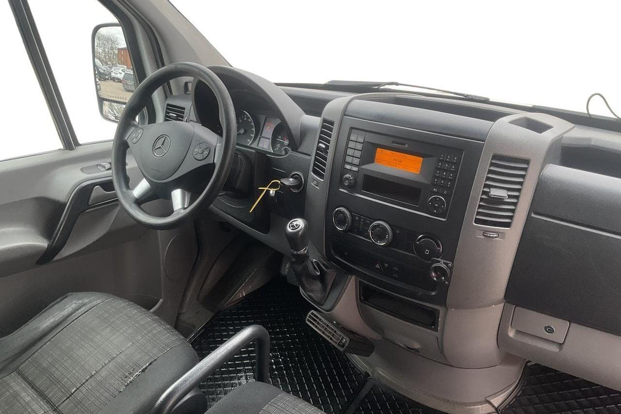Mercedes Sprinter 316 CDI (163hk) - 323 500 km - Automaatne - valge - 2015
