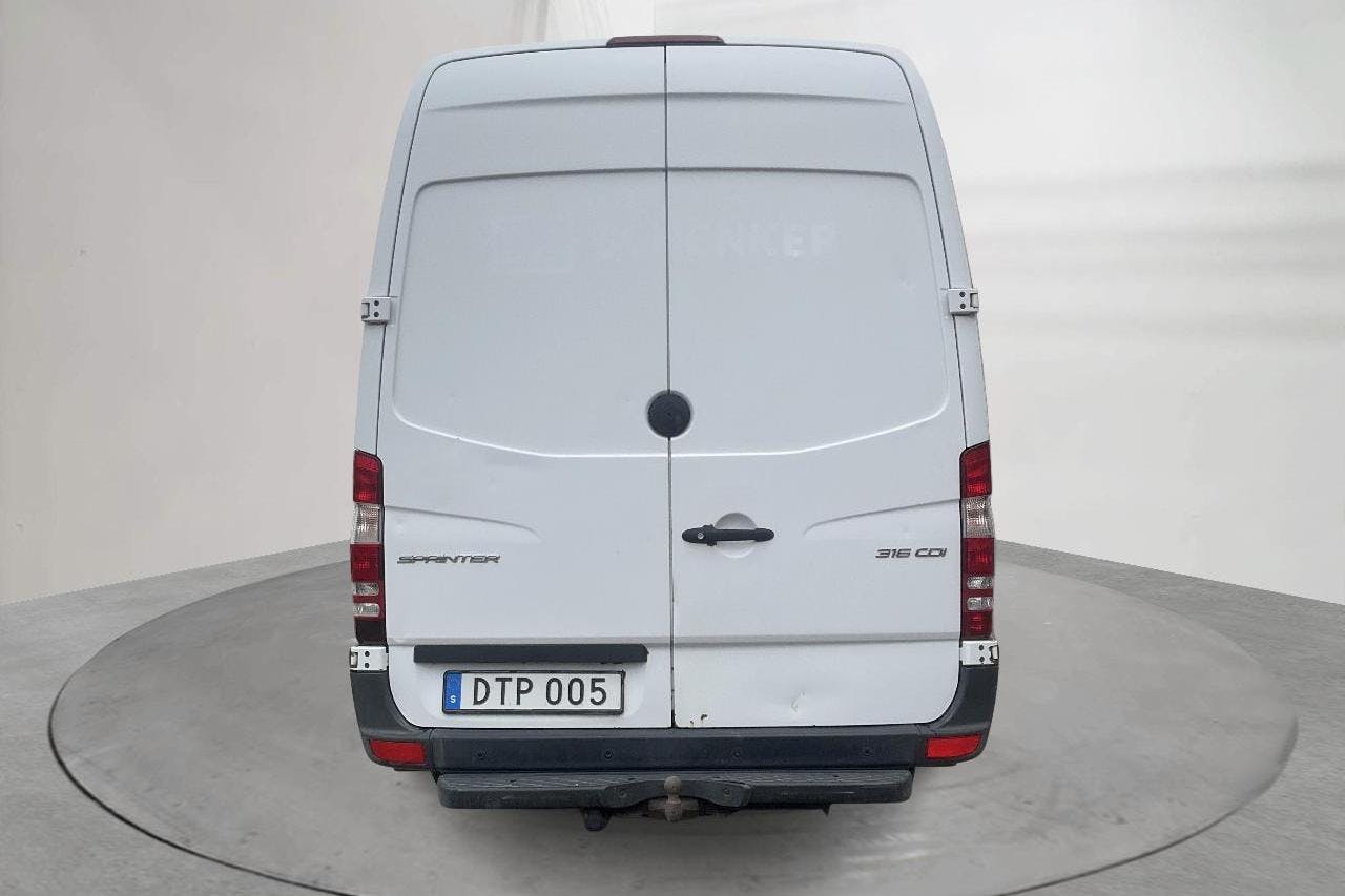 Mercedes Sprinter 316 CDI (163hk) - 323 500 km - Automaatne - valge - 2015