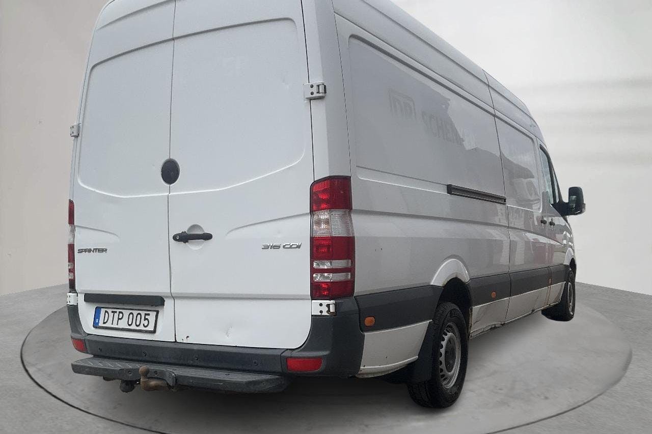 Mercedes Sprinter 316 CDI (163hk) - 323 500 km - Automaatne - valge - 2015