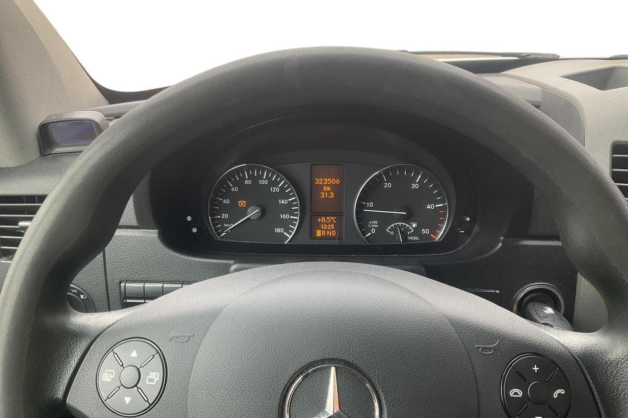 Mercedes Sprinter 316 CDI (163hk) - 323 500 km - Automaatne - valge - 2015
