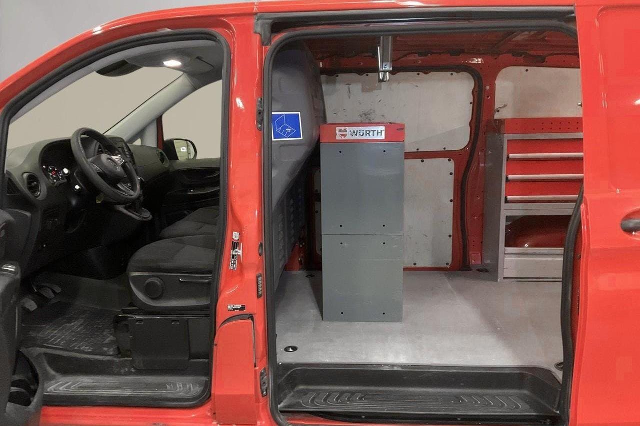 Mercedes Vito 111 CDI W640 (114hk) - 16 845 mil - Manuell - röd - 2016