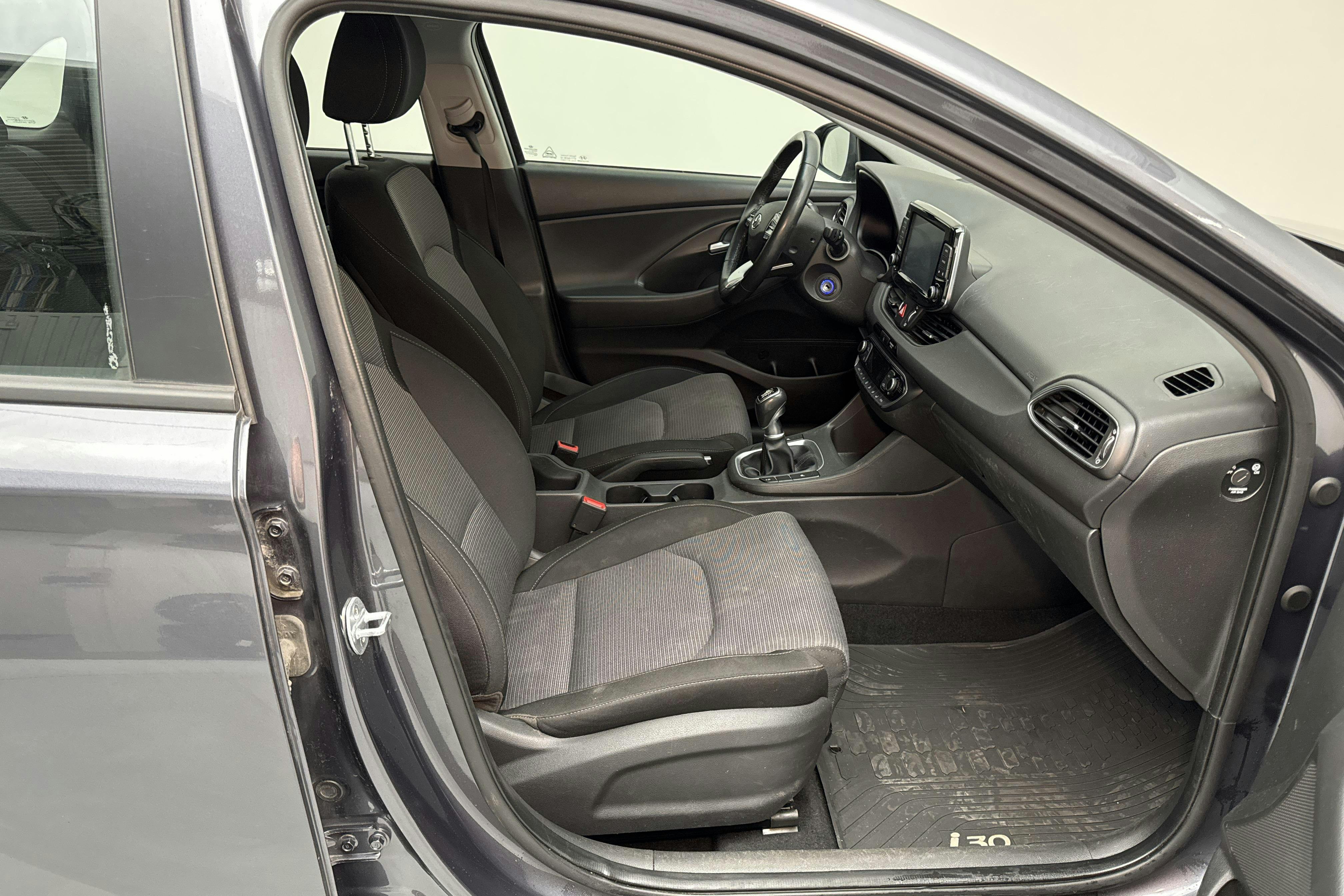 Hyundai i30 1.0 T-GDi 5dr (120hk) - 81 910 km - Manual - Dark Grey - 2020