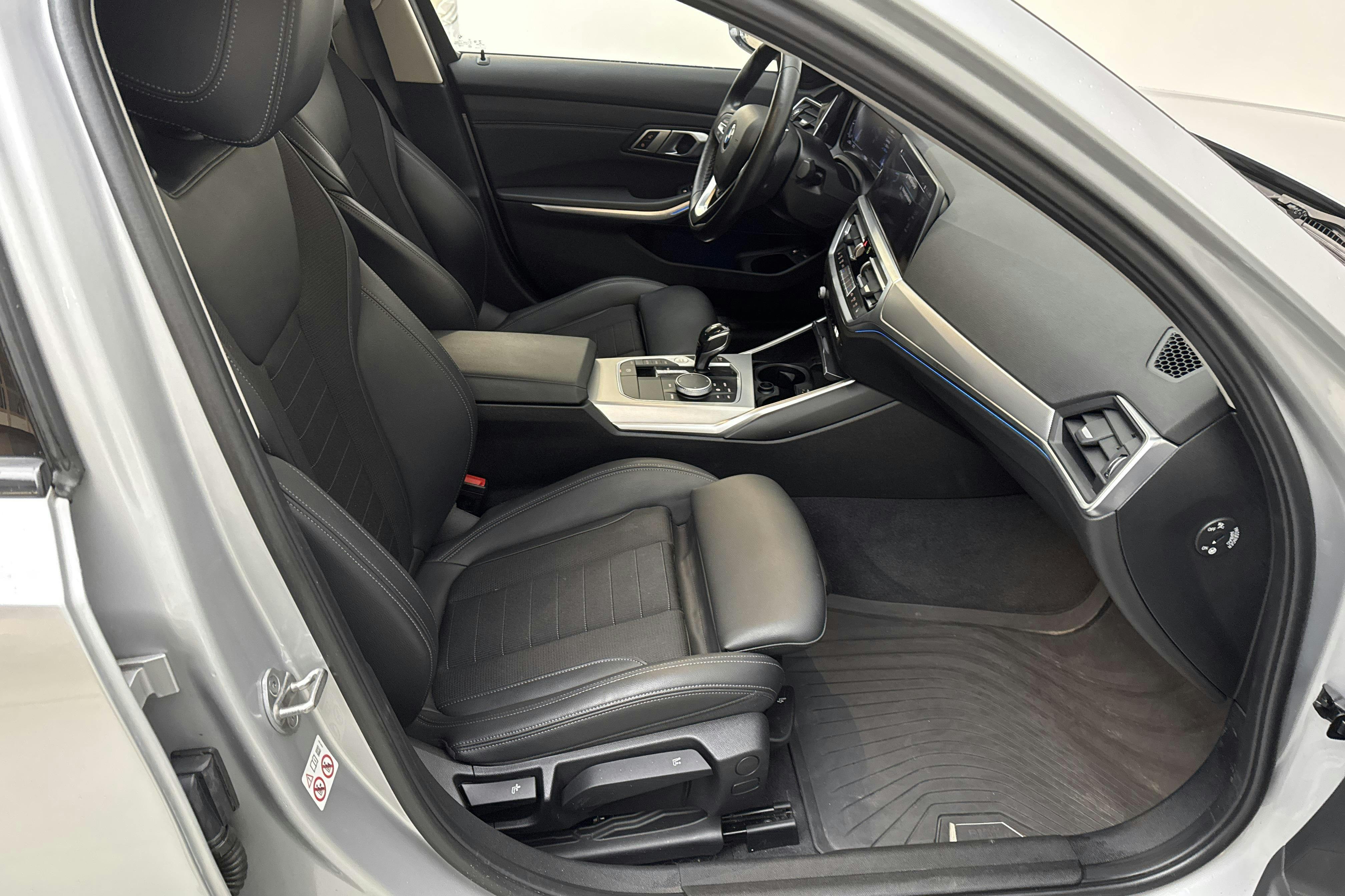 BMW 330e xDrive Touring, G21 (292hk) - 119 840 km - Automatic - silver - 2021