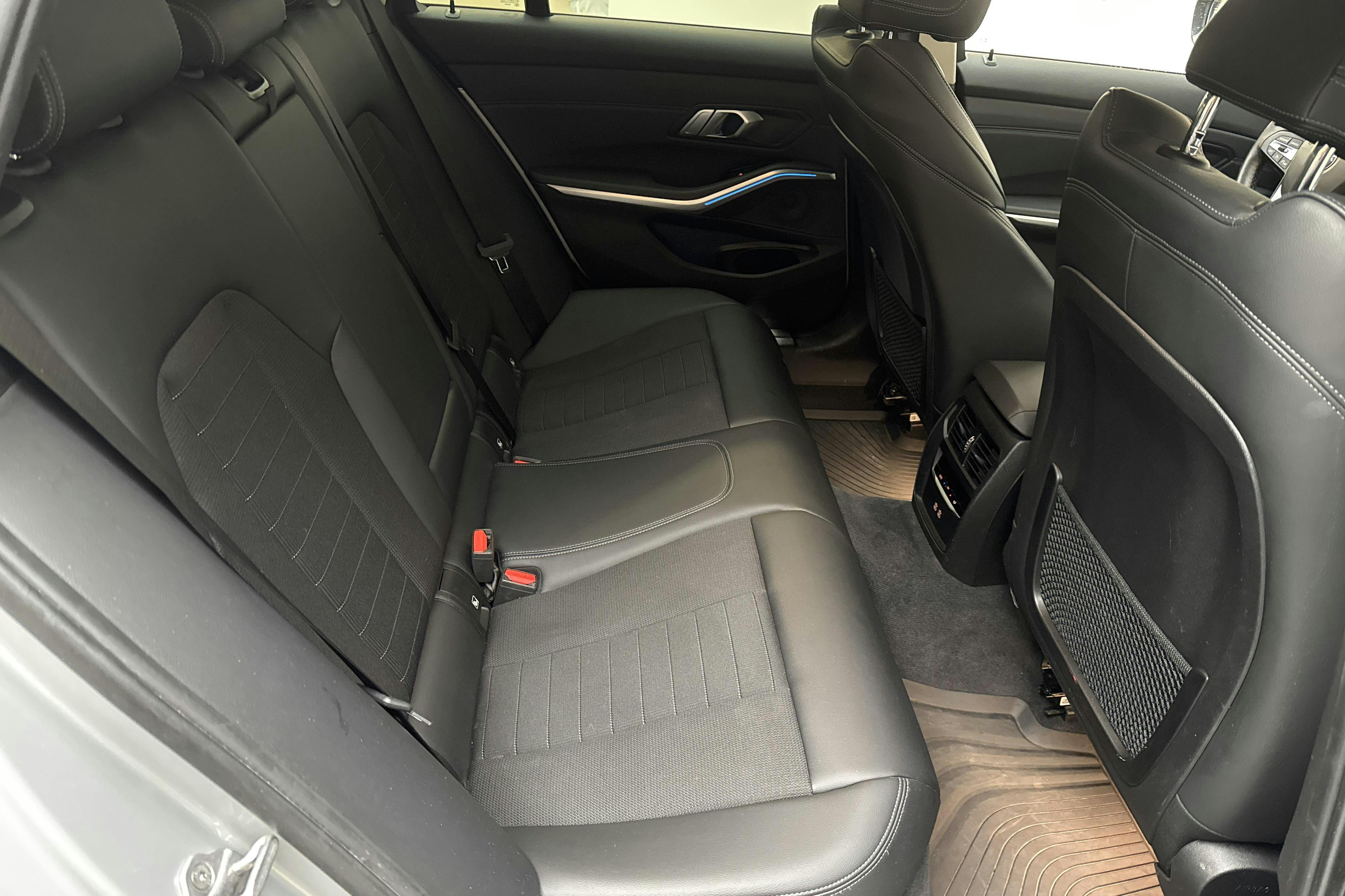 BMW 330e xDrive Touring, G21 (292hk) - 119 840 km - Automatic - silver - 2021