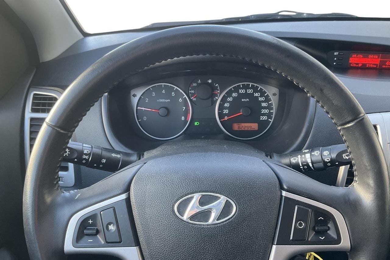 Hyundai i20 1.4 (100hk) - 82 290 km - Manual - silver - 2009