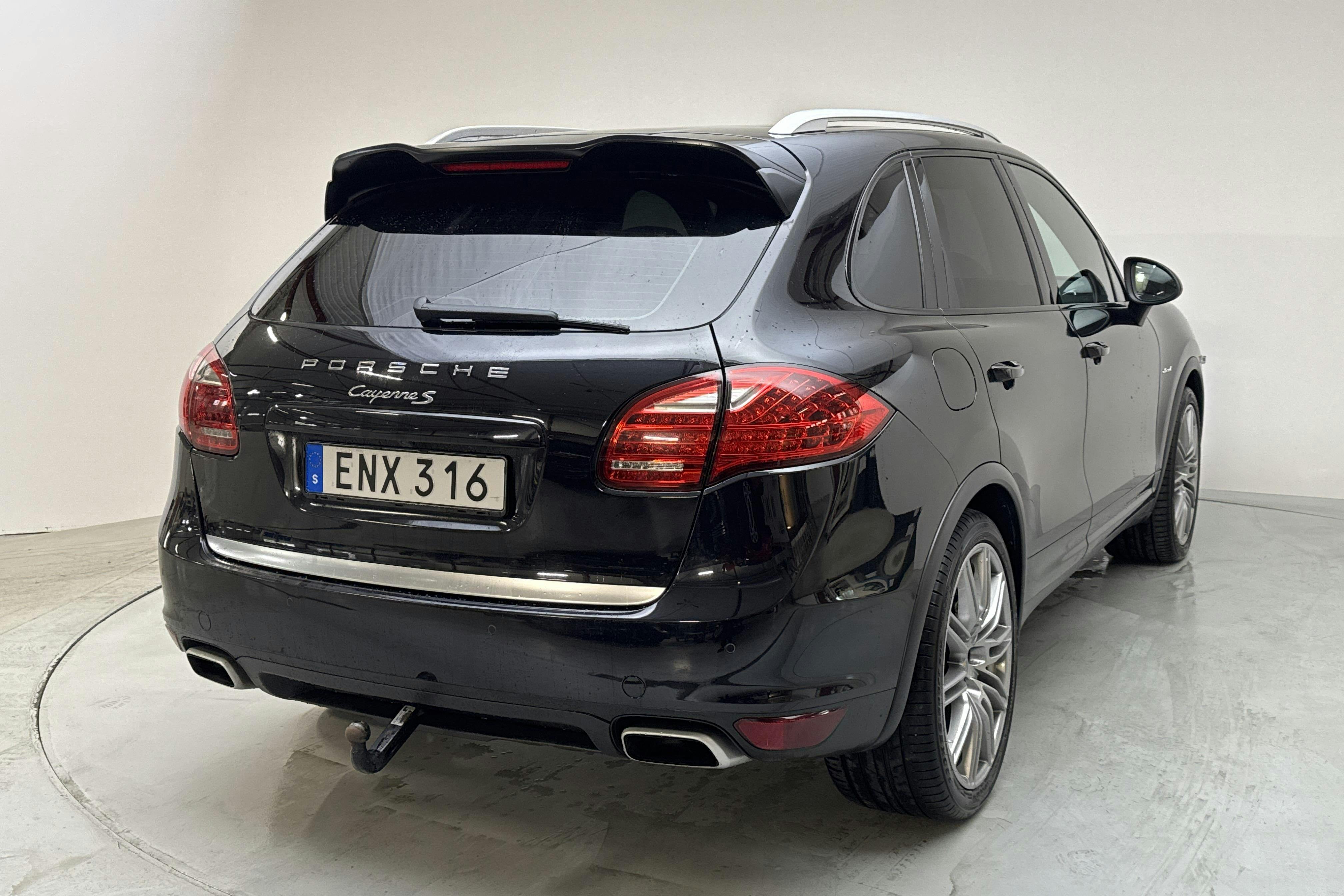 Porsche Cayenne S Diesel 4.2 (382hk) - 17 960 mil - Automat - svart - 2014