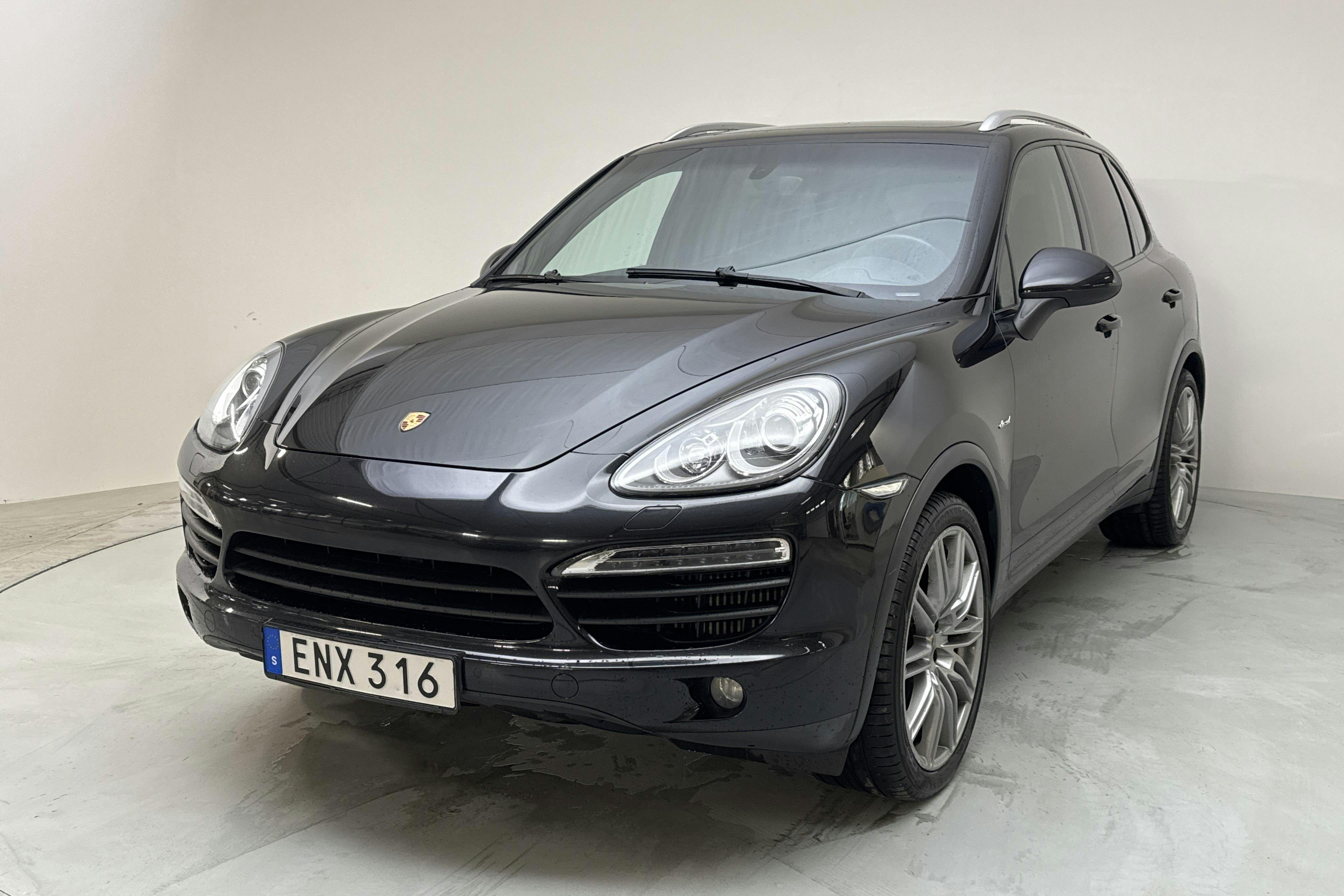 Porsche Cayenne S Diesel 4.2 (382hk) - 17 960 mil - Automat - svart - 2014