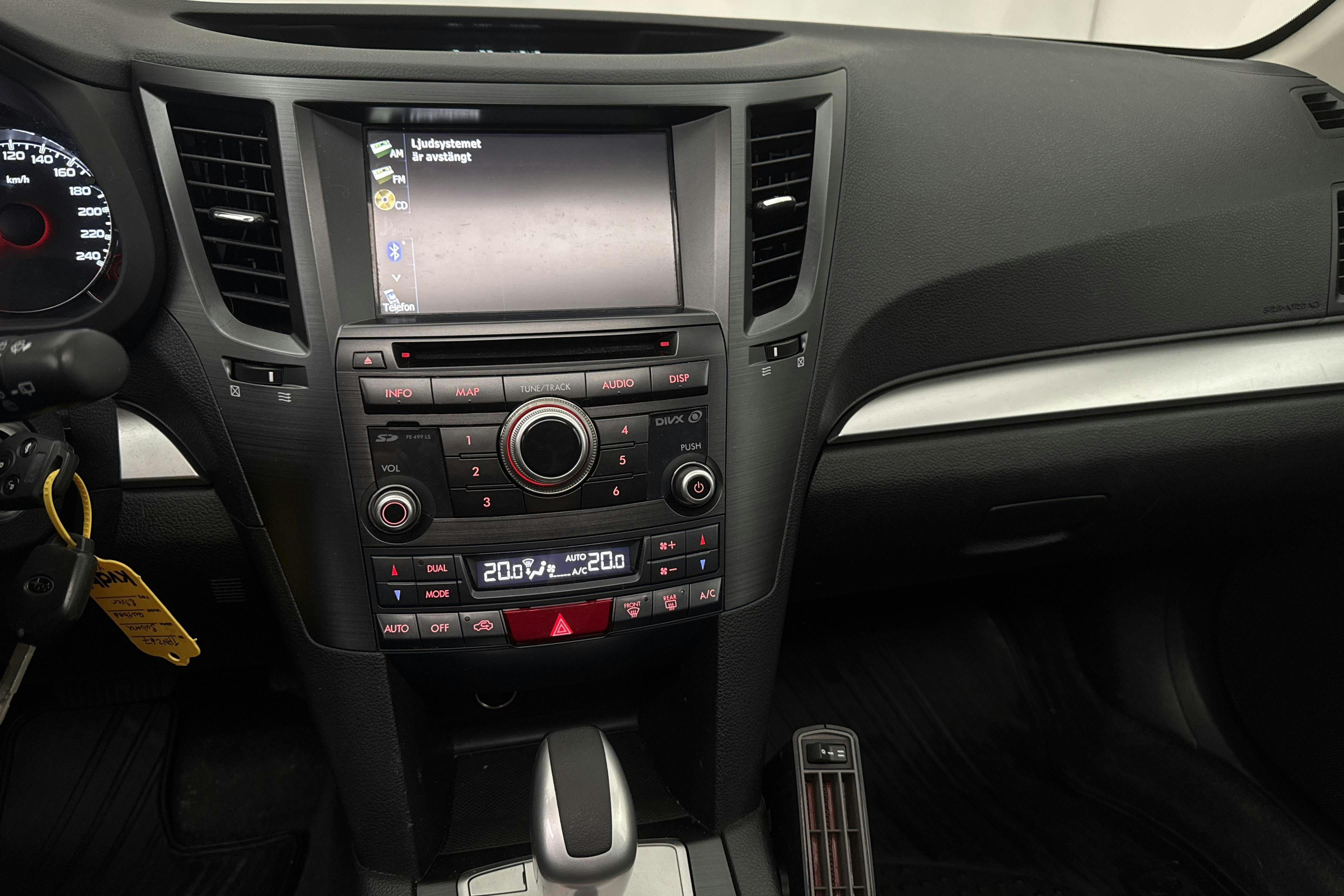 Subaru Outback 2.0D (150hk) - 247 030 km - Automaatne - hõbe - 2014