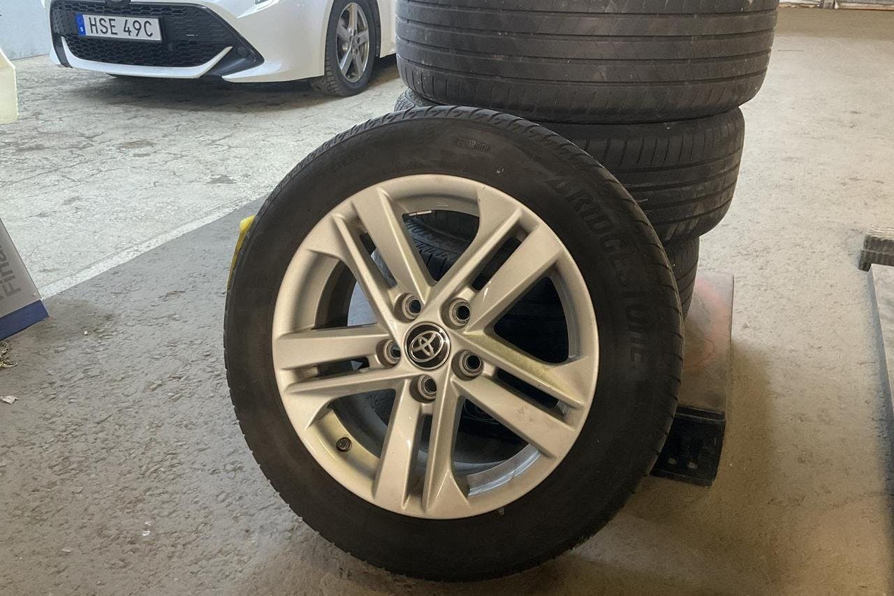 Toyota Corolla 1.8 Hybrid Touring Sports (122hk) - 202 280 km - Automaattinen - valkoinen - 2020