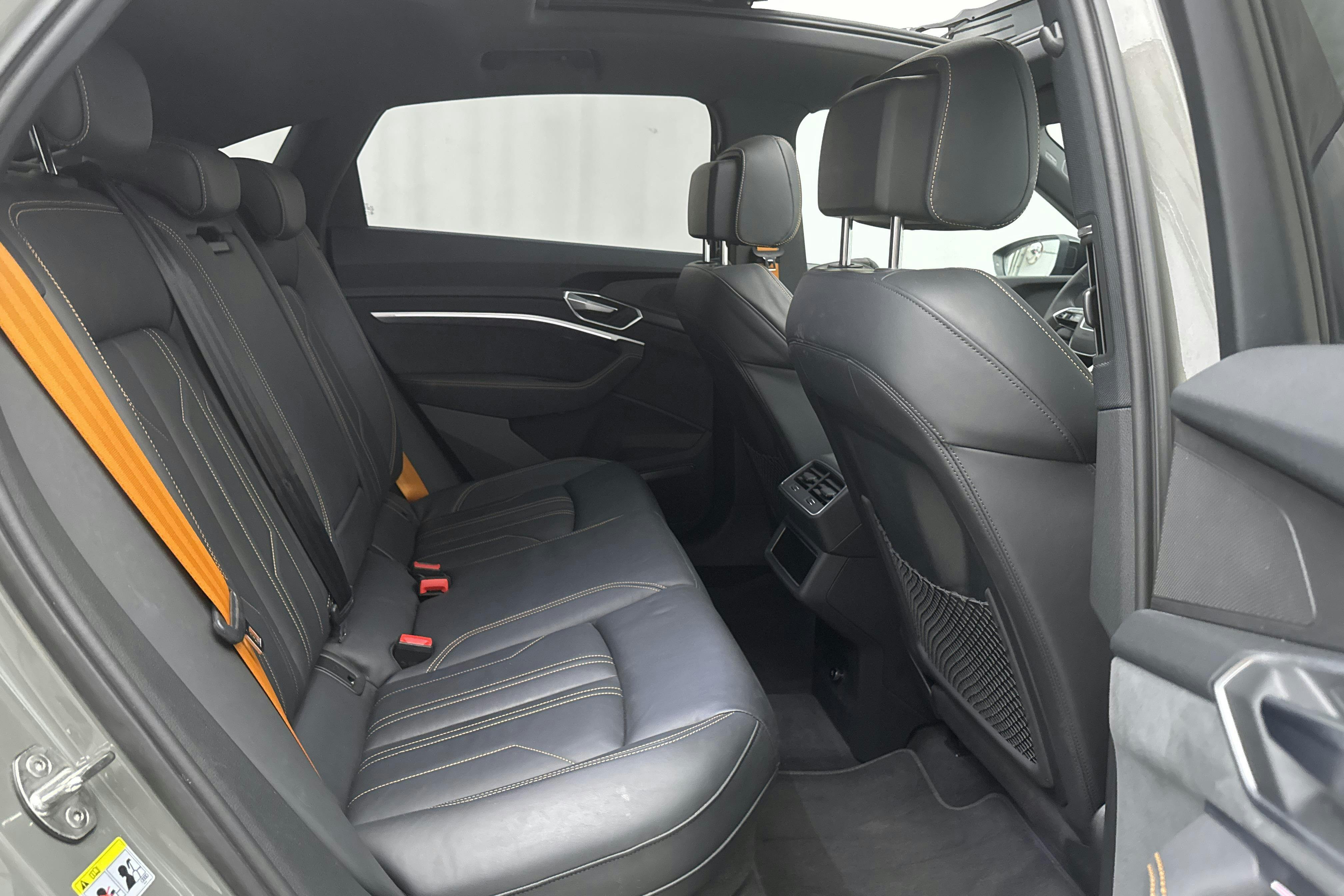 Audi e-tron Sportback 55 quattro 95 kWh (360hk) - 56 310 km - Automaattinen - harmaa - 2022