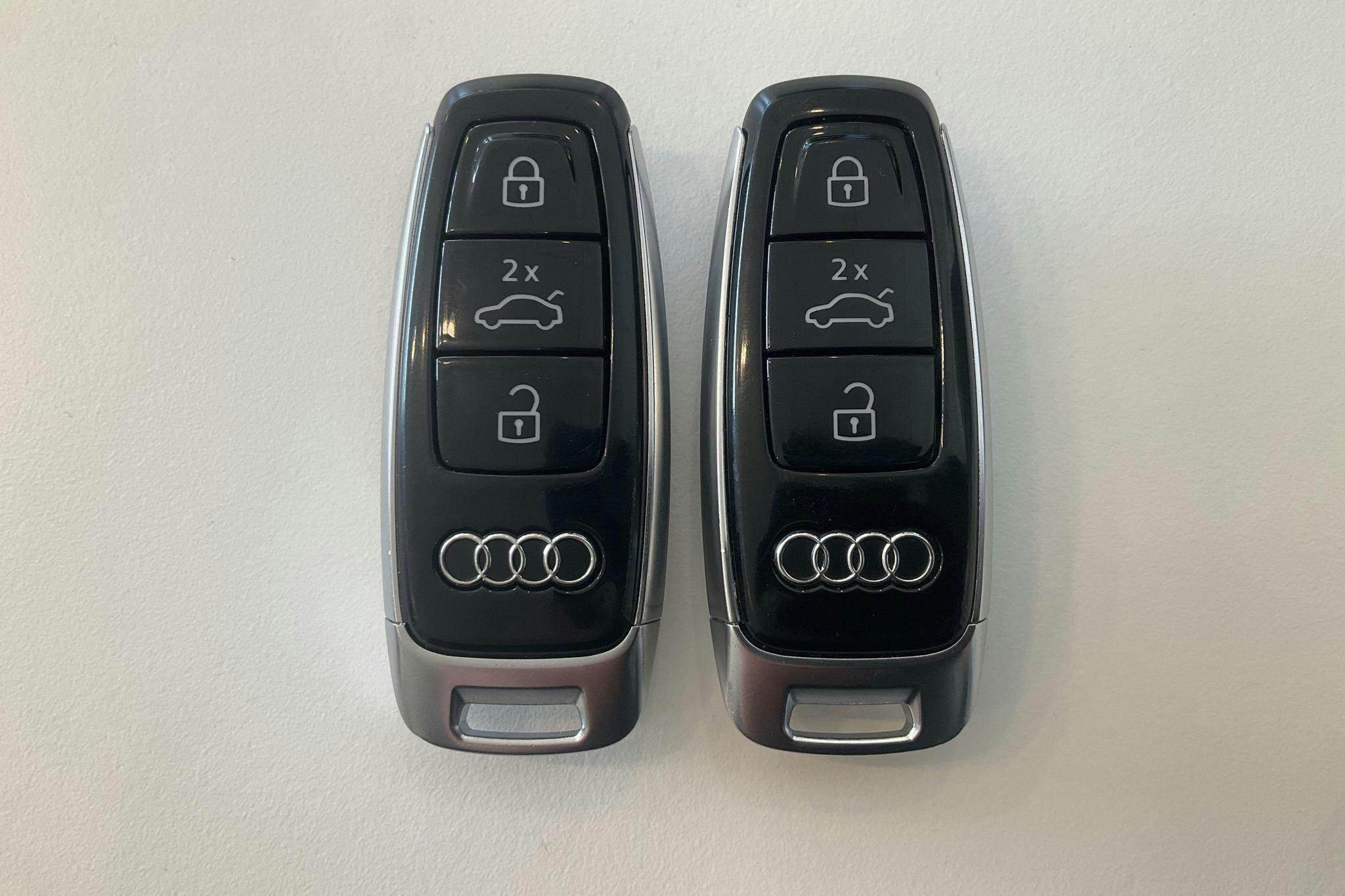 Audi e-tron Sportback 55 quattro 95 kWh (360hk) - 56 310 km - Automaattinen - harmaa - 2022