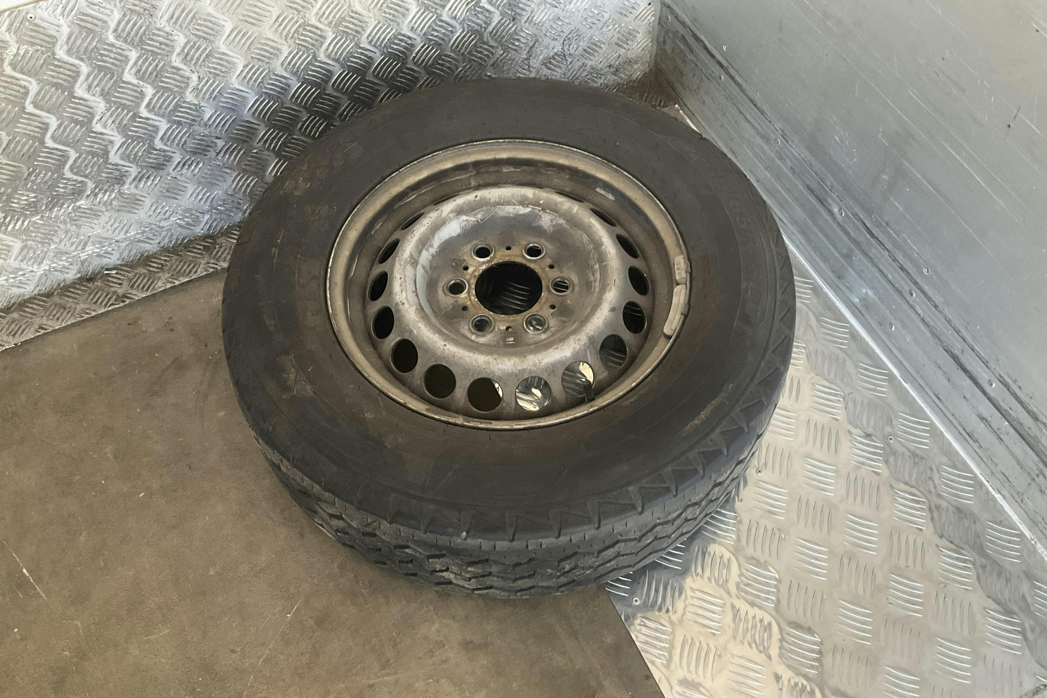 Mercedes Sprinter 319 CDI Volymskåp RWD (190hk) - 192 420 km - Automaatne - valge - 2019