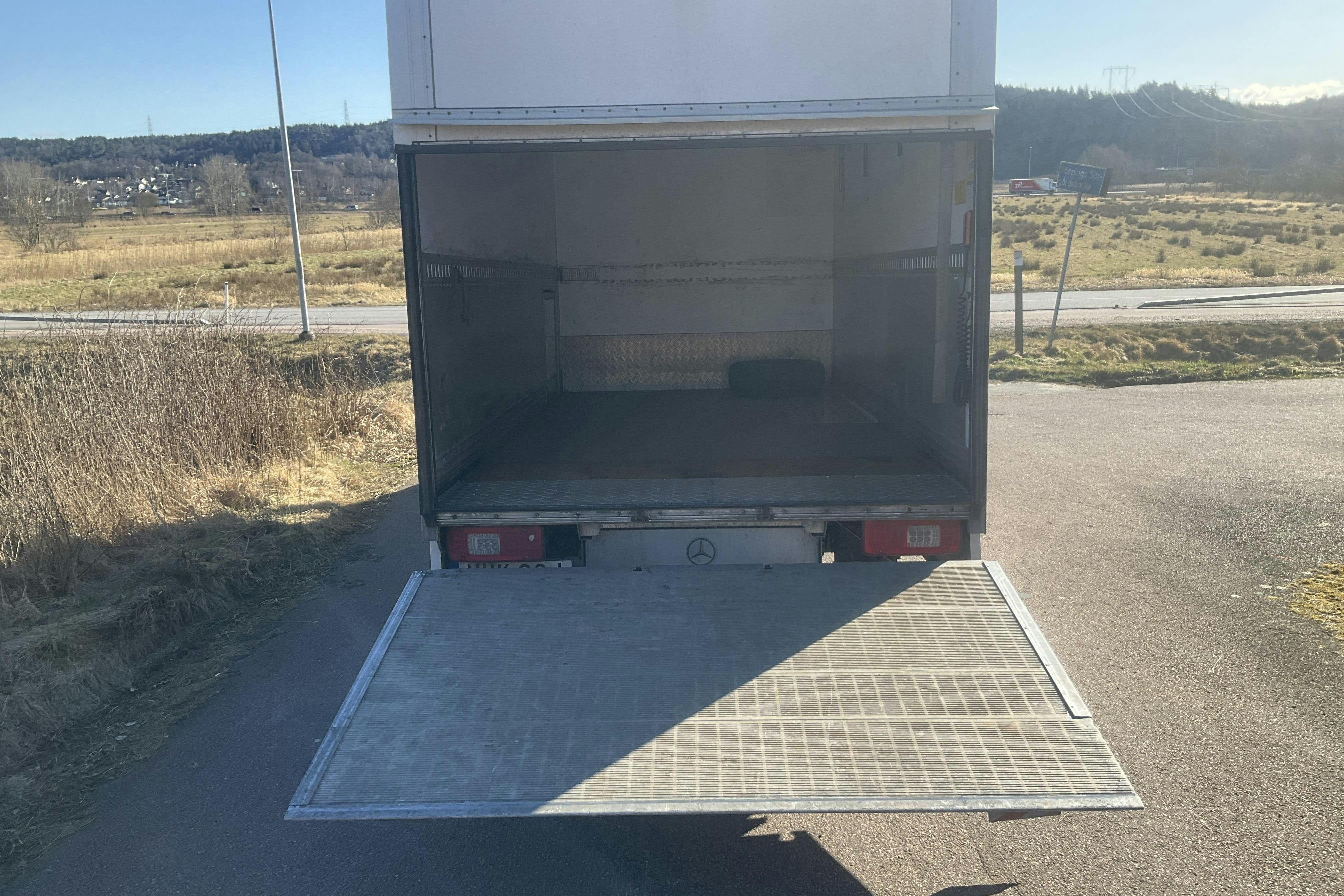Mercedes Sprinter 319 CDI Volymskåp RWD (190hk) - 192 420 km - Automaatne - valge - 2019