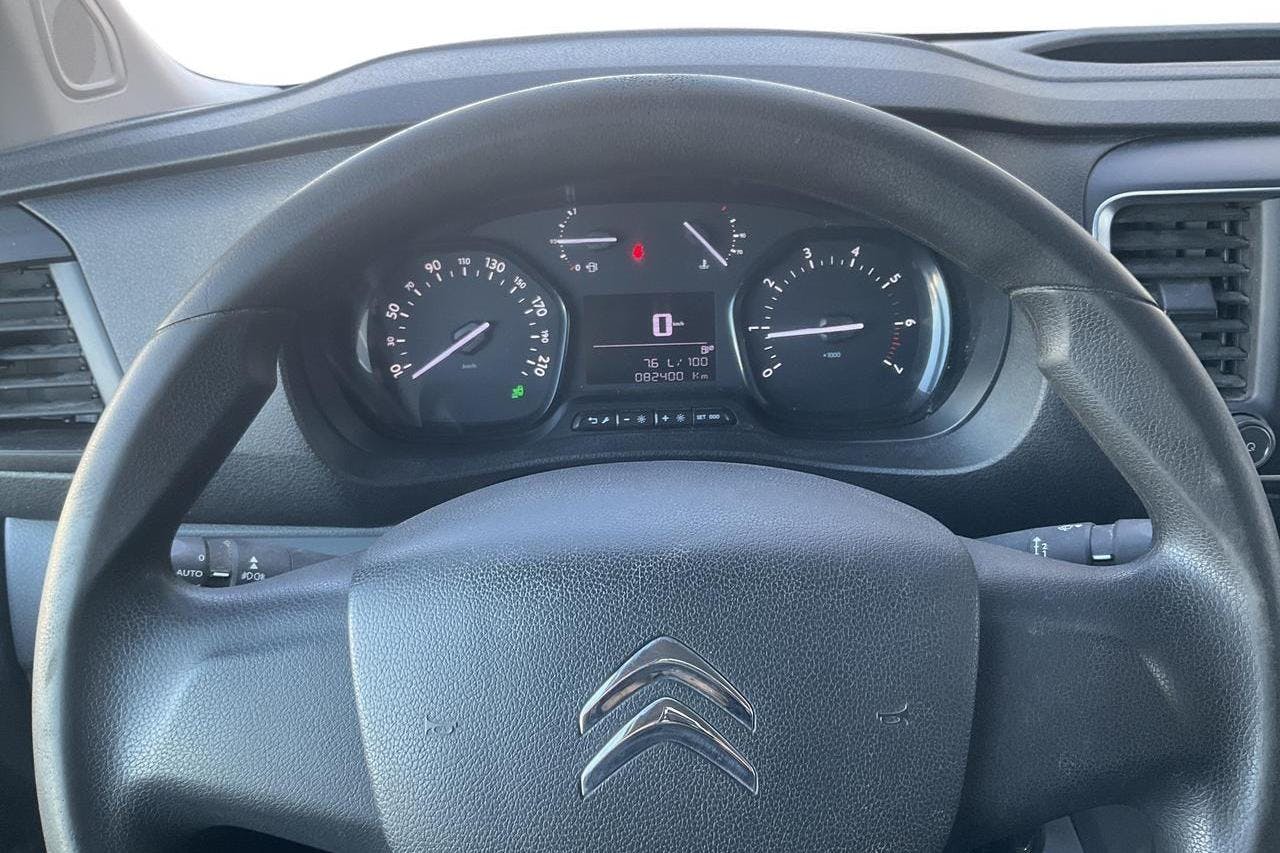 Citroën Jumpy III 2.0 BlueHDI Skåp (120hk) - 82 400 km - Manuaalinen - valkoinen - 2019
