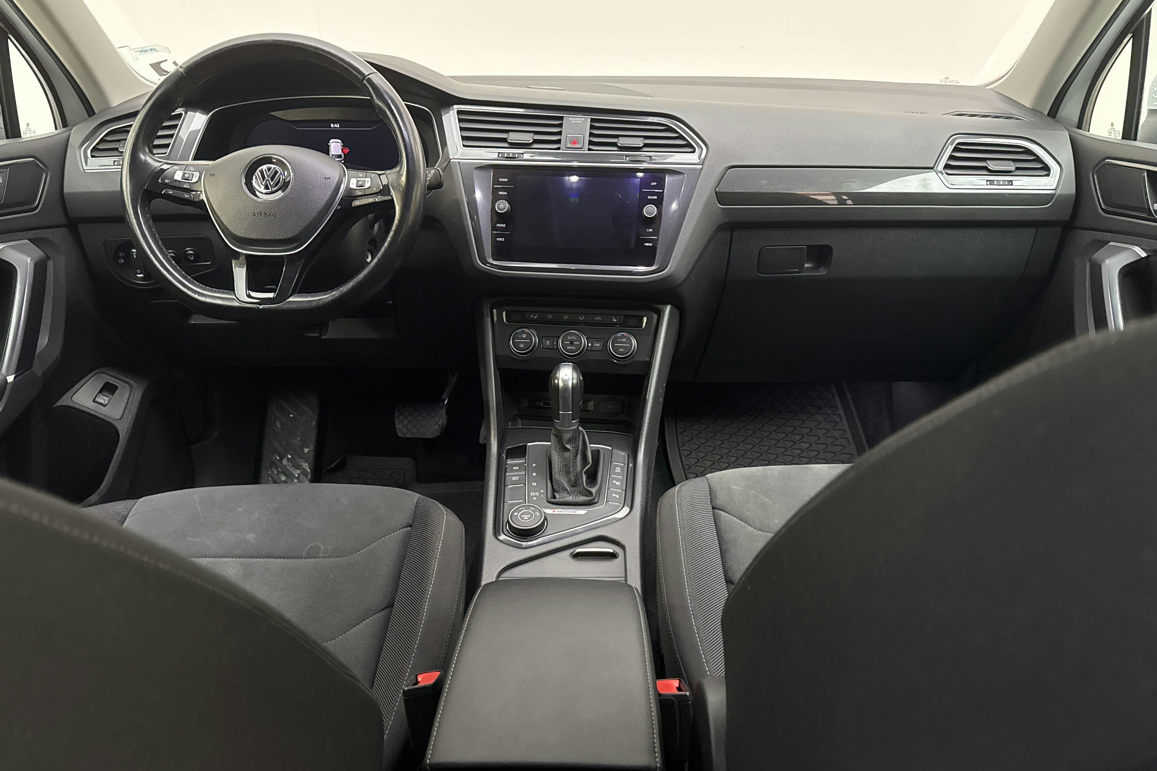 VW Tiguan 2.0 TDI 4MOTION (190hk) - 124 390 km - Automatic - white - 2018