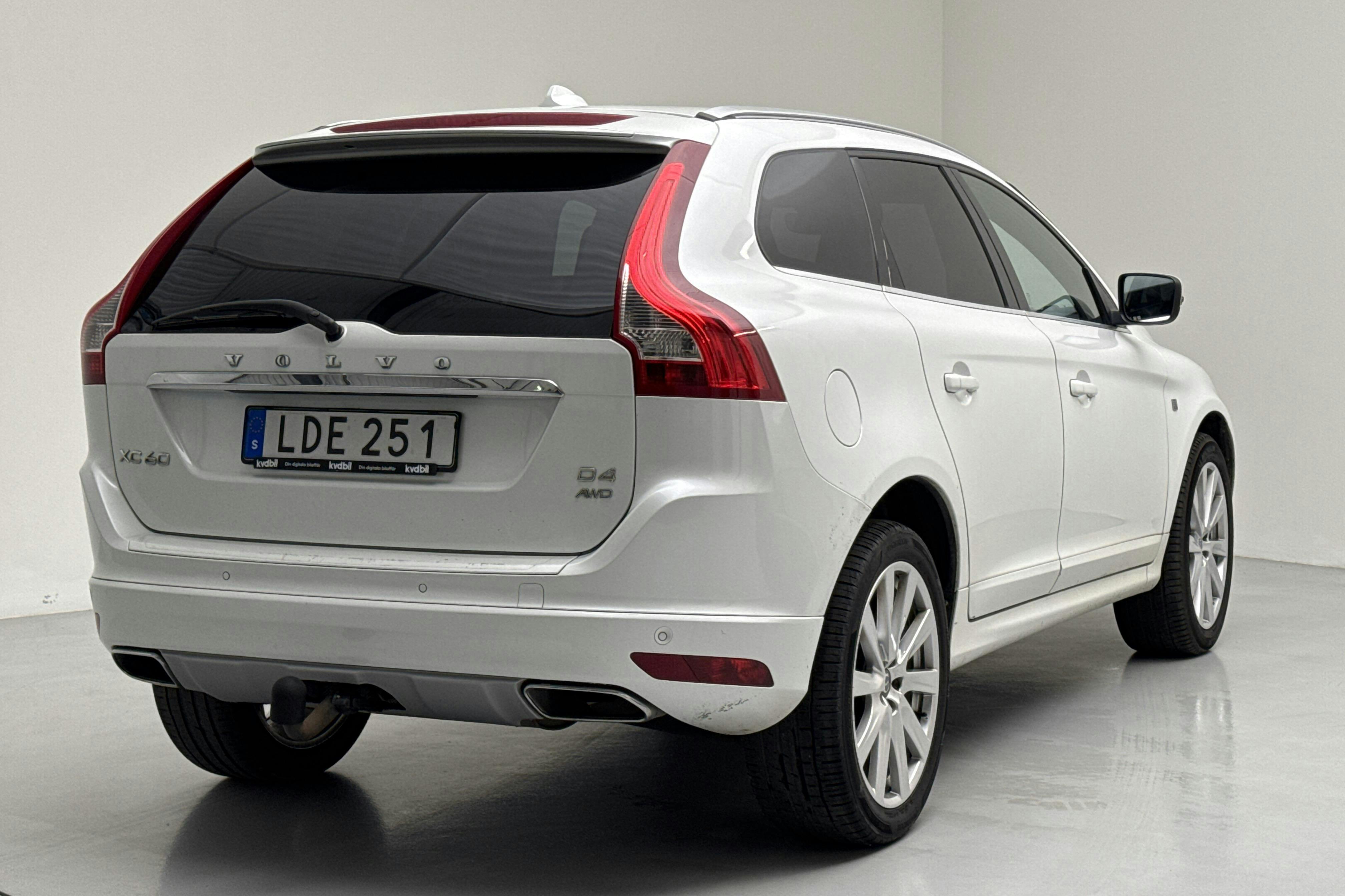 Volvo XC60 D4 AWD (190hk) - 361 570 km - Automatyczna - biały - 2016