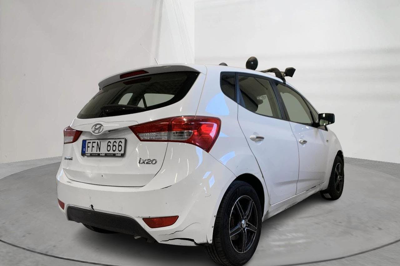Hyundai ix20 1.6 (125hk) - 23 052 mil - Automat - vit - 2014