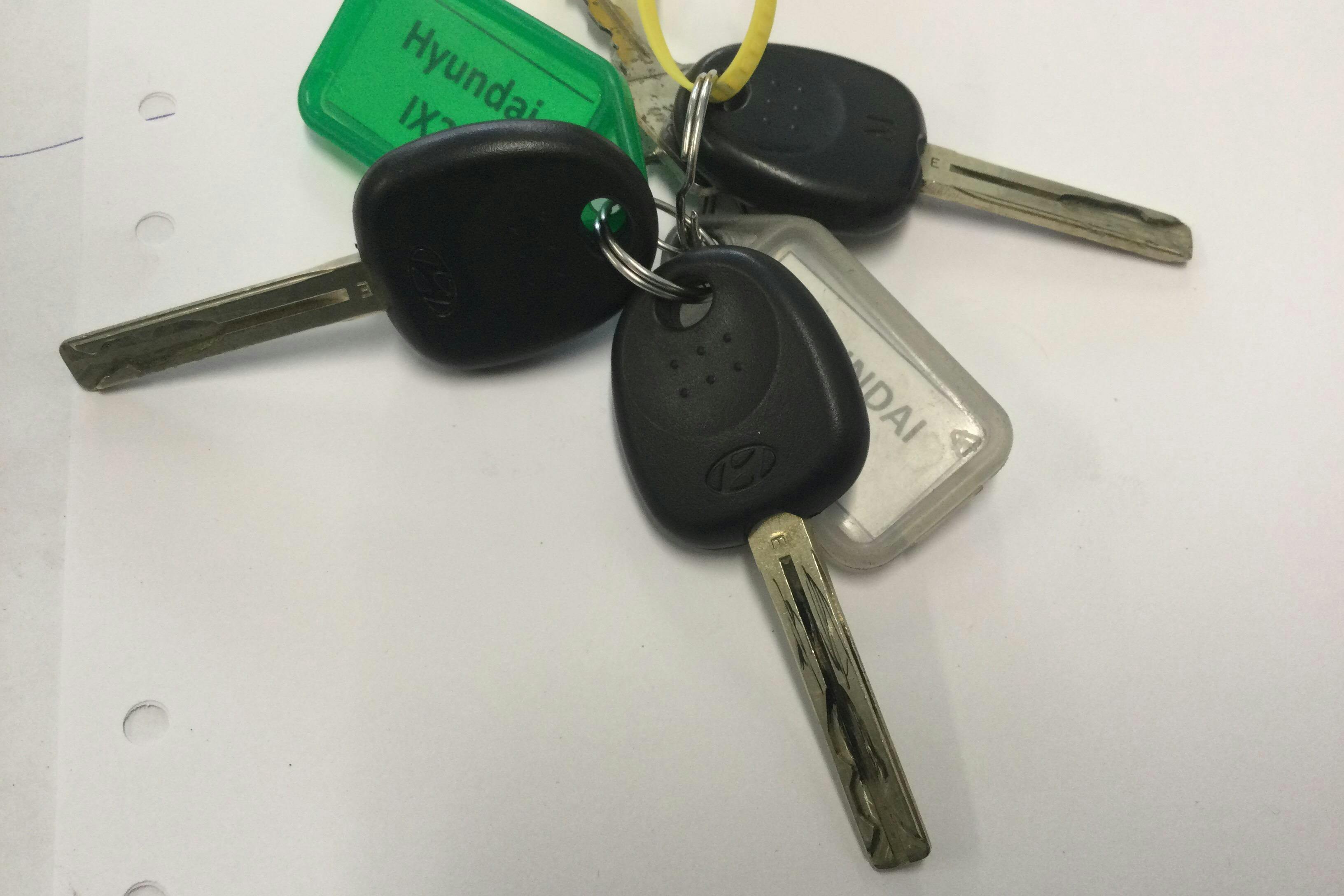 Hyundai ix20 1.6 (125hk) - 23 052 mil - Automat - vit - 2014