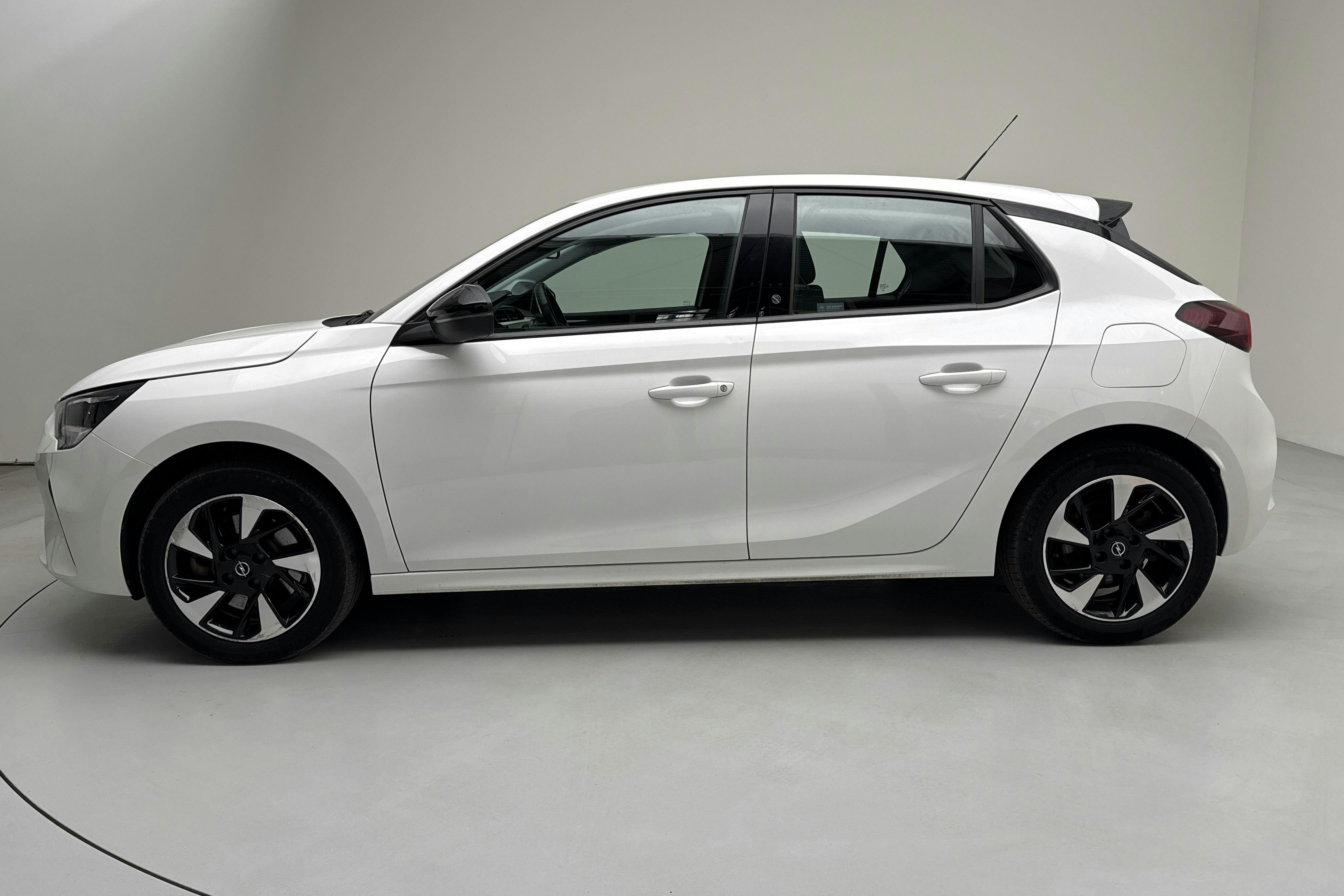 Opel Corsa-e 50 kWh 5dr (136hk) - 51 590 km - Automatic - white - 2021