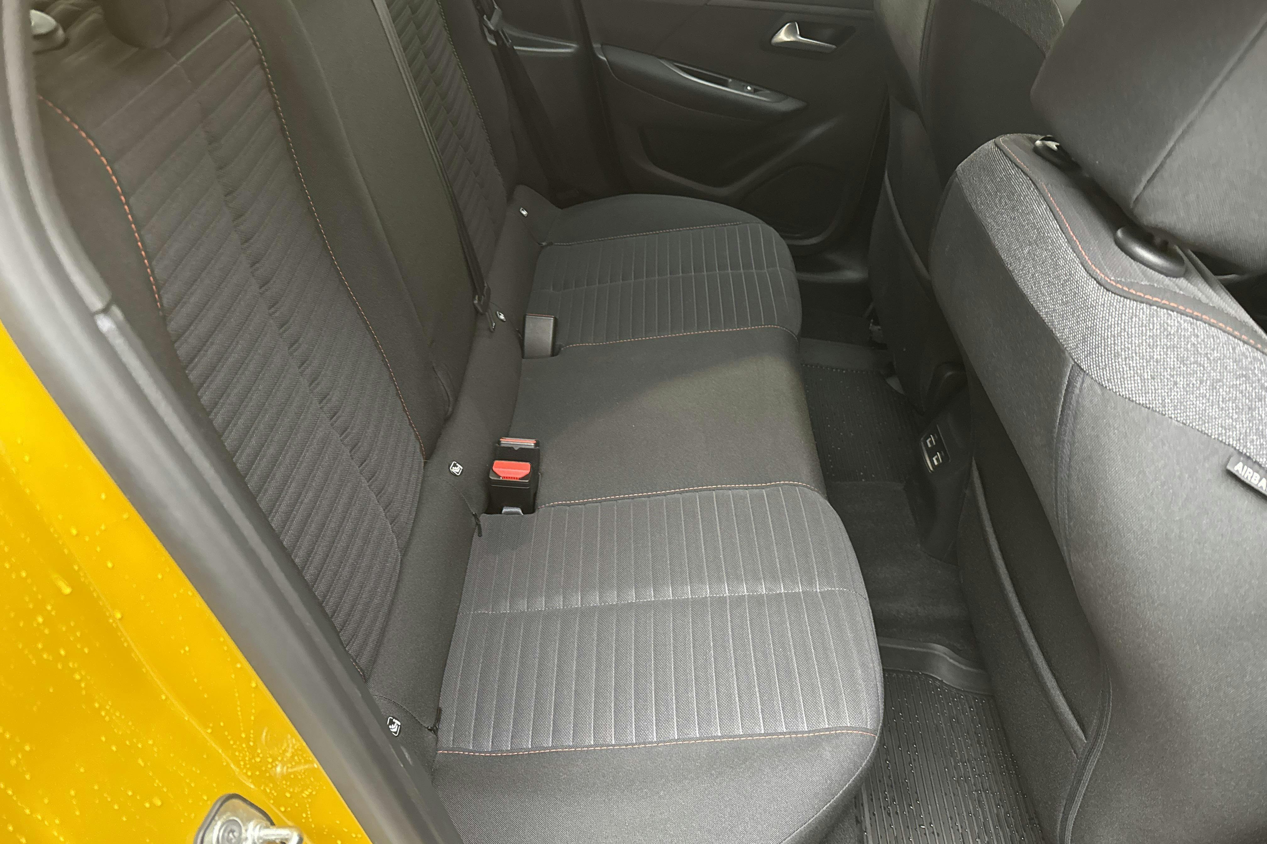 Peugeot 208 1.2 PureTech 5dr (100hk) - 30 100 km - Automatic - yellow - 2022