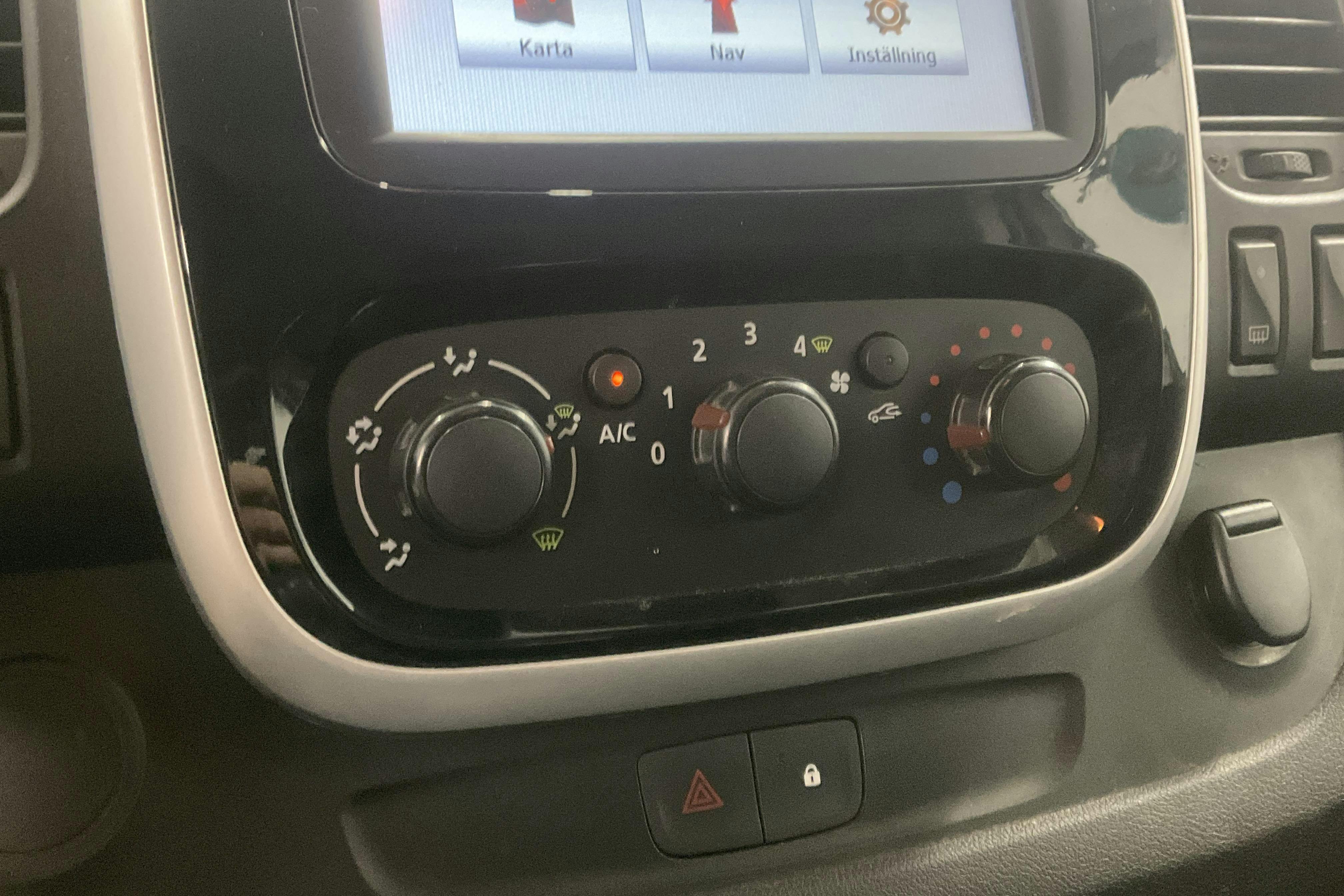 Renault Trafic 1.6 dCi Skåp (120hk) - 25 929 mil - Manuell - vit - 2017