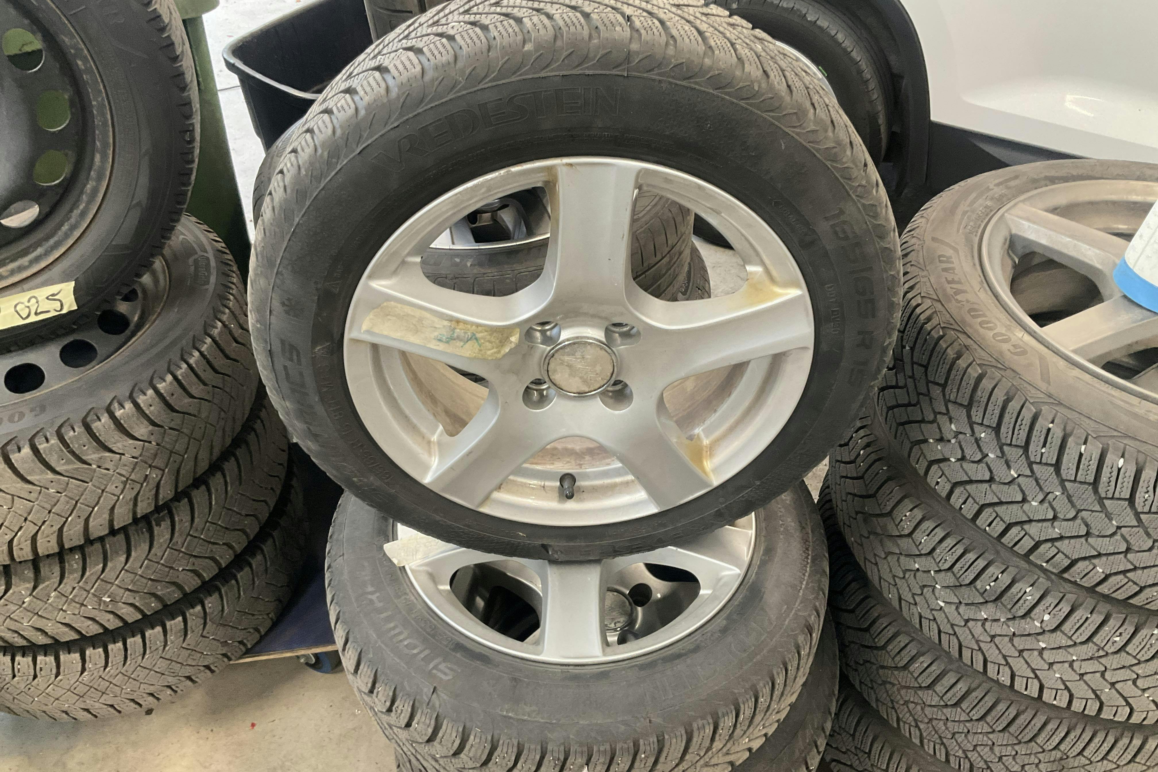 VW e-up! (82hk) - 93 840 km - Automatic - silver - 2016