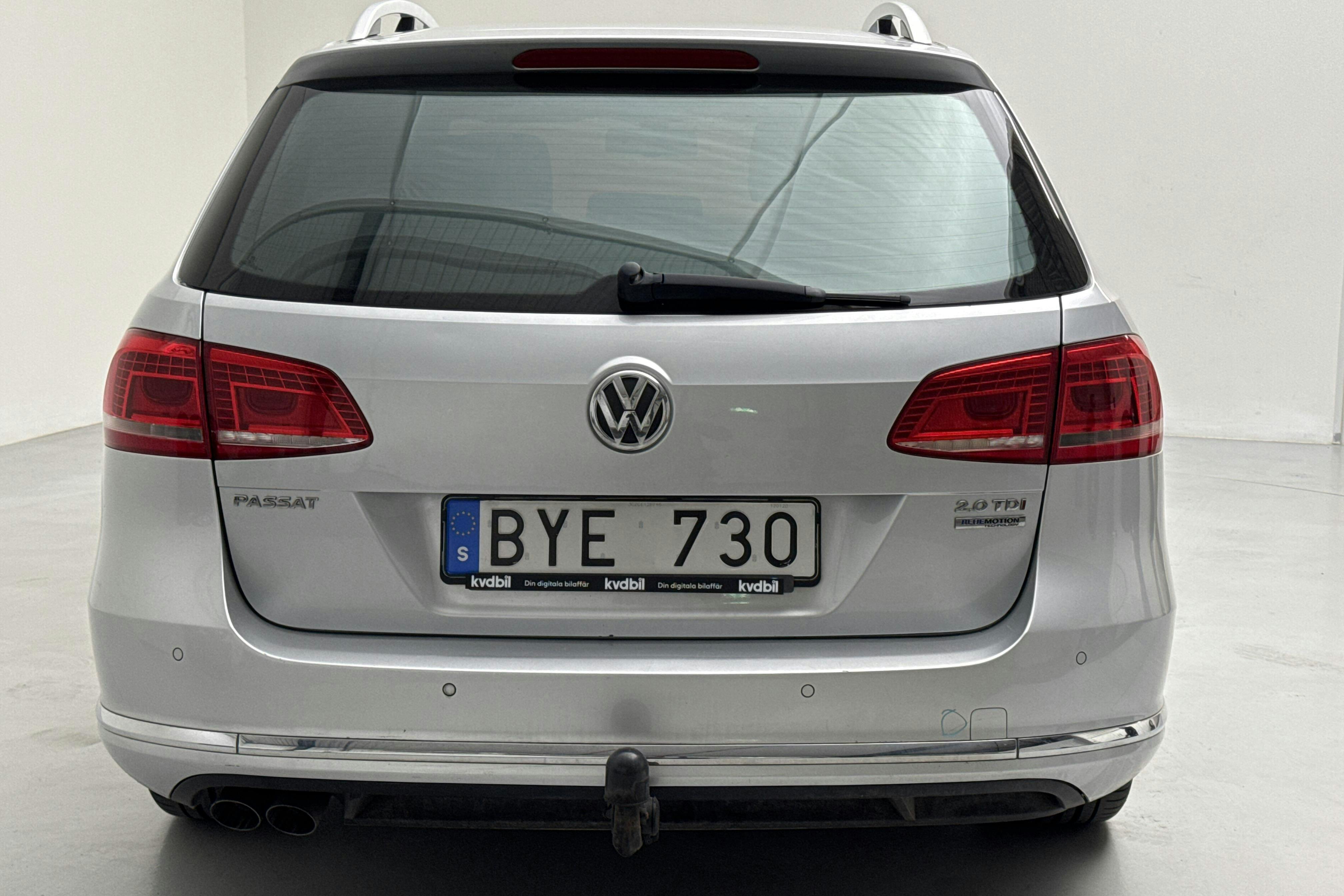 VW Passat 2.0 TDI BlueMotion Technology Variant (170hk) - 18 007 mil - Automat - silver - 2012