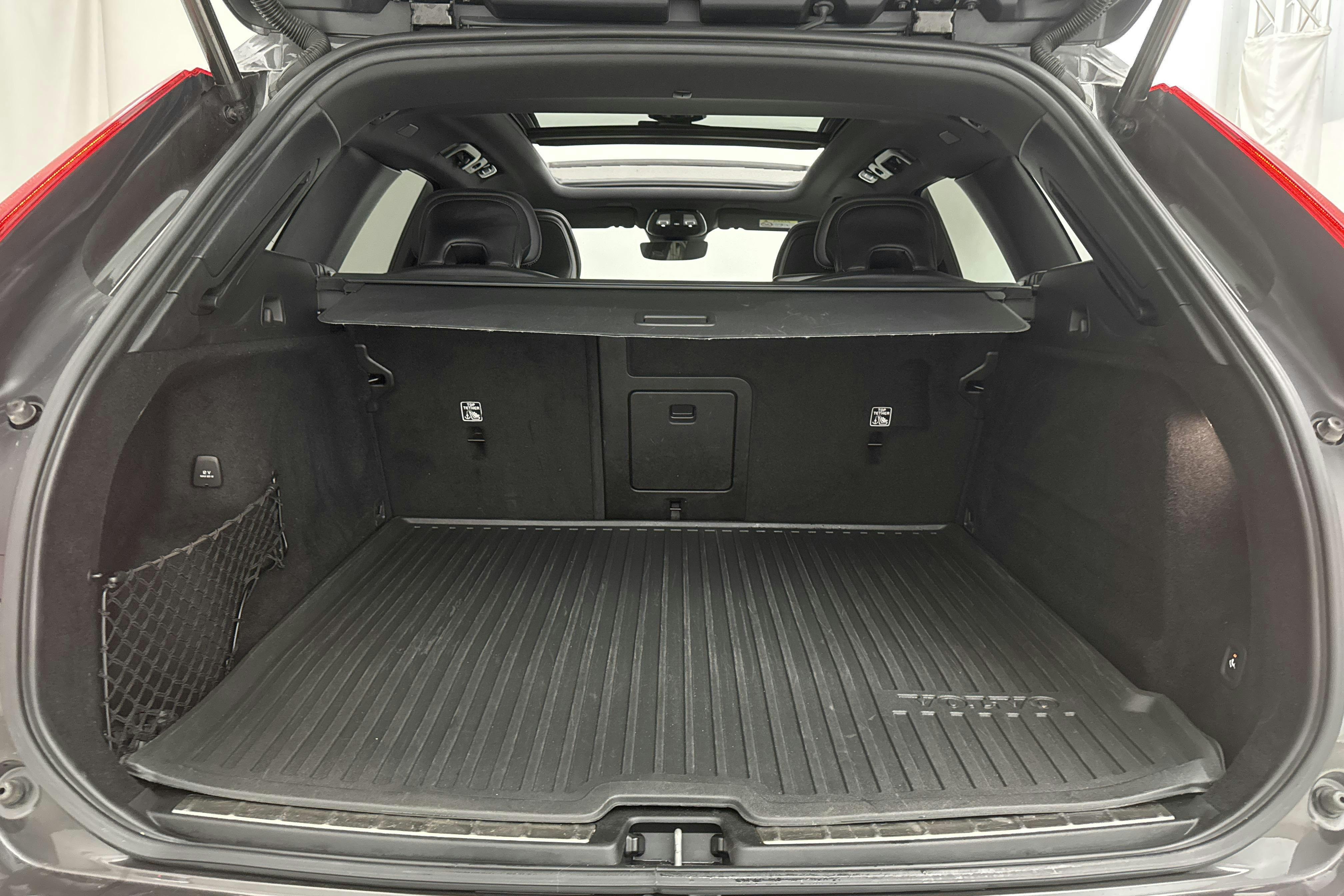 Volvo XC60 T6 AWD Recharge (350hk) - 60 690 km - Automatic - gray - 2022