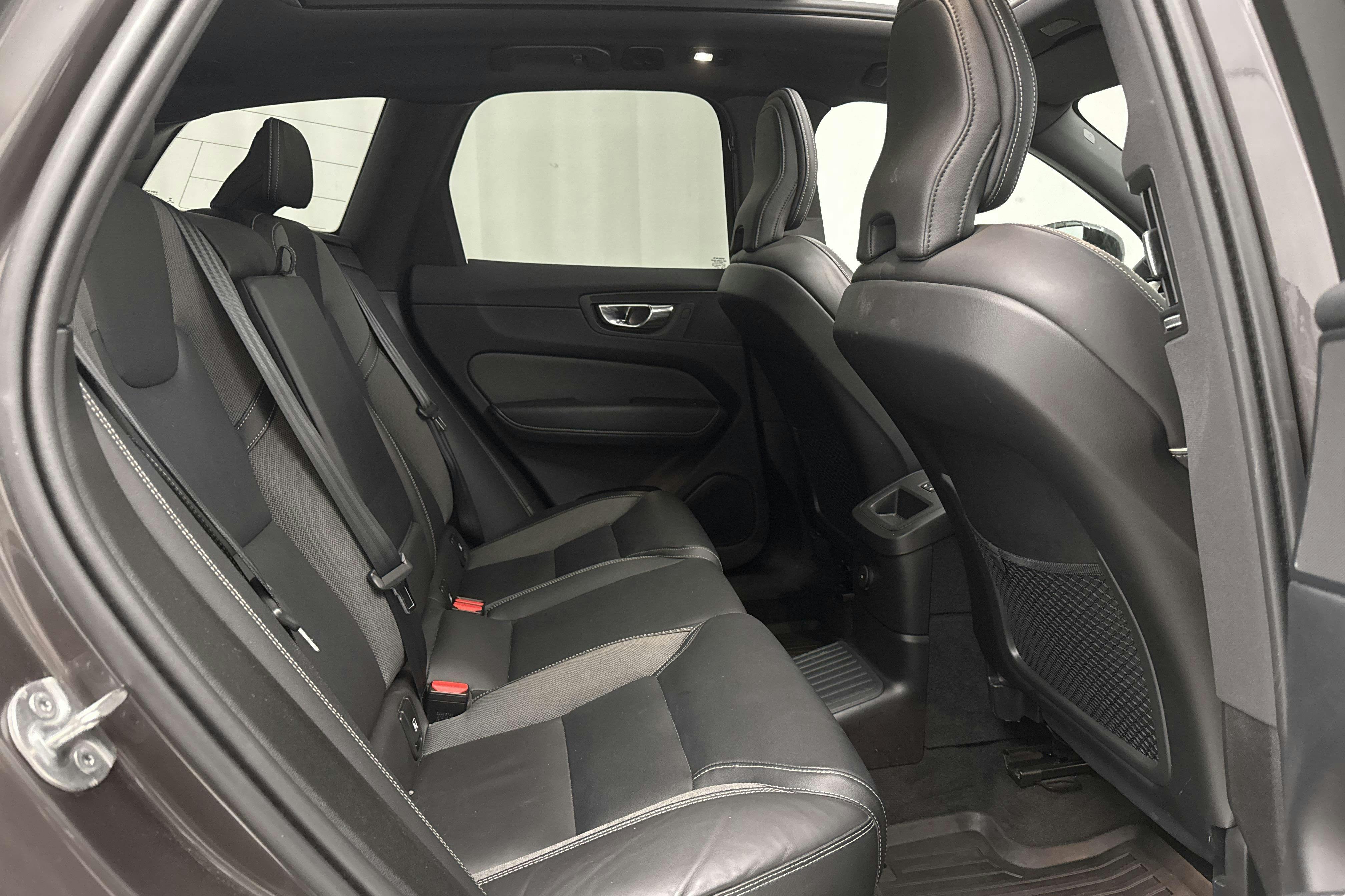 Volvo XC60 T6 AWD Recharge (350hk) - 60 690 km - Automatic - gray - 2022