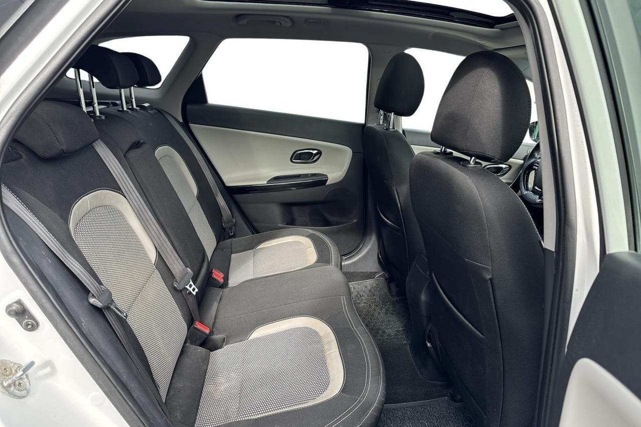 KIA Cee'd 1.6 CRDi SW (128hk) - 183 150 km - Manual - white - 2015