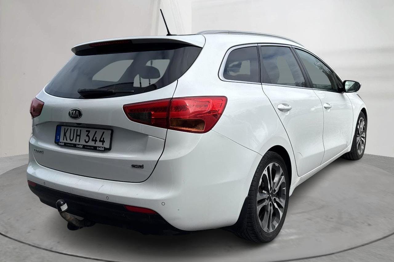 KIA Cee'd 1.6 CRDi SW (128hk) - 183 150 km - Manual - white - 2015