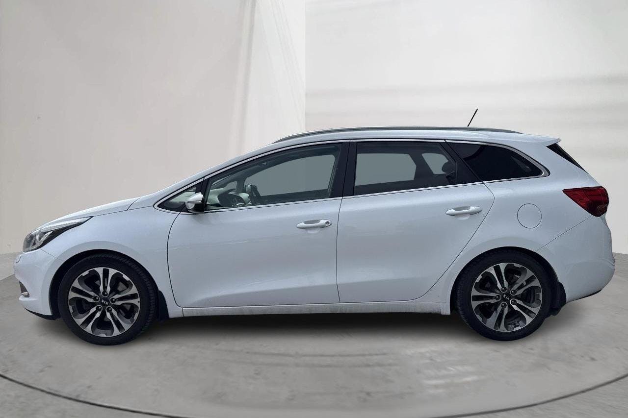 KIA Cee'd 1.6 CRDi SW (128hk) - 183 150 km - Manual - white - 2015