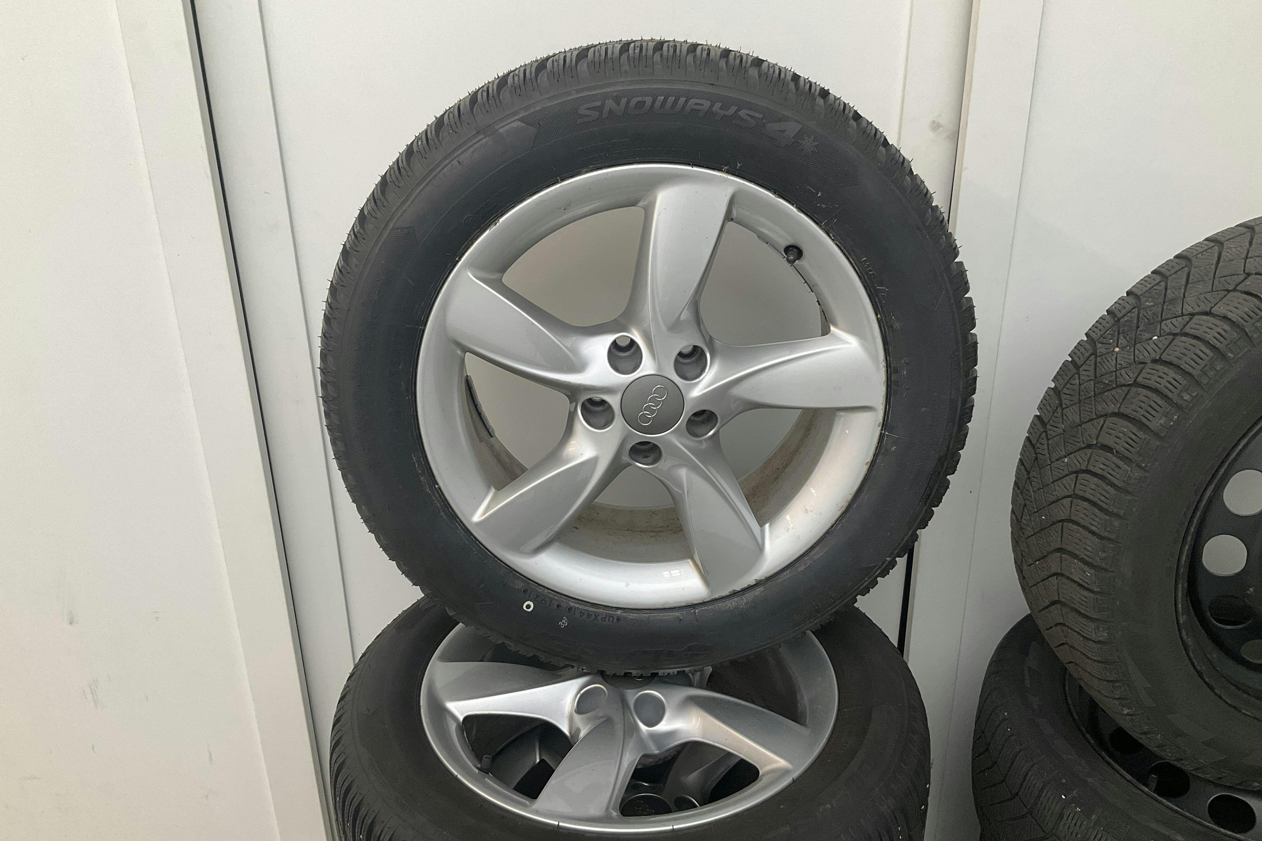 Audi A6 2.0 TDI (177hk) - 232 260 km - Manual - gray - 2011