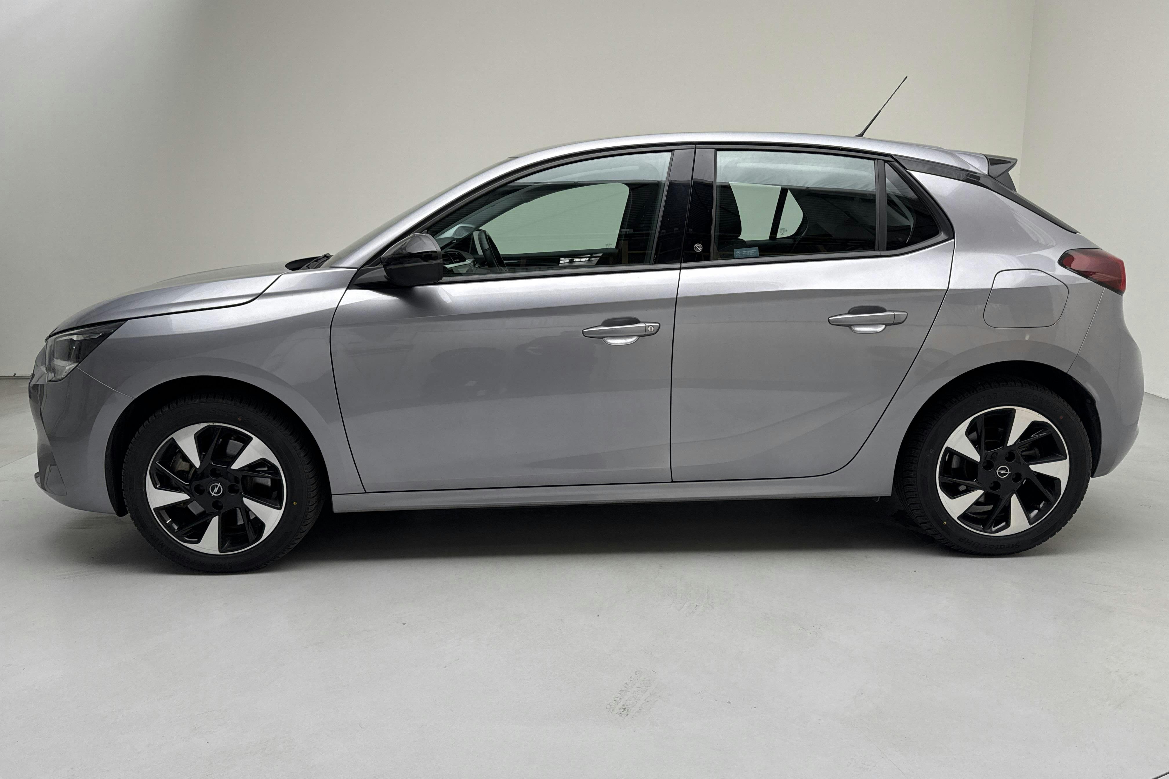 Opel Corsa-e 50 kWh 5dr (136hk) - 38 990 km - Automatic - gray - 2022