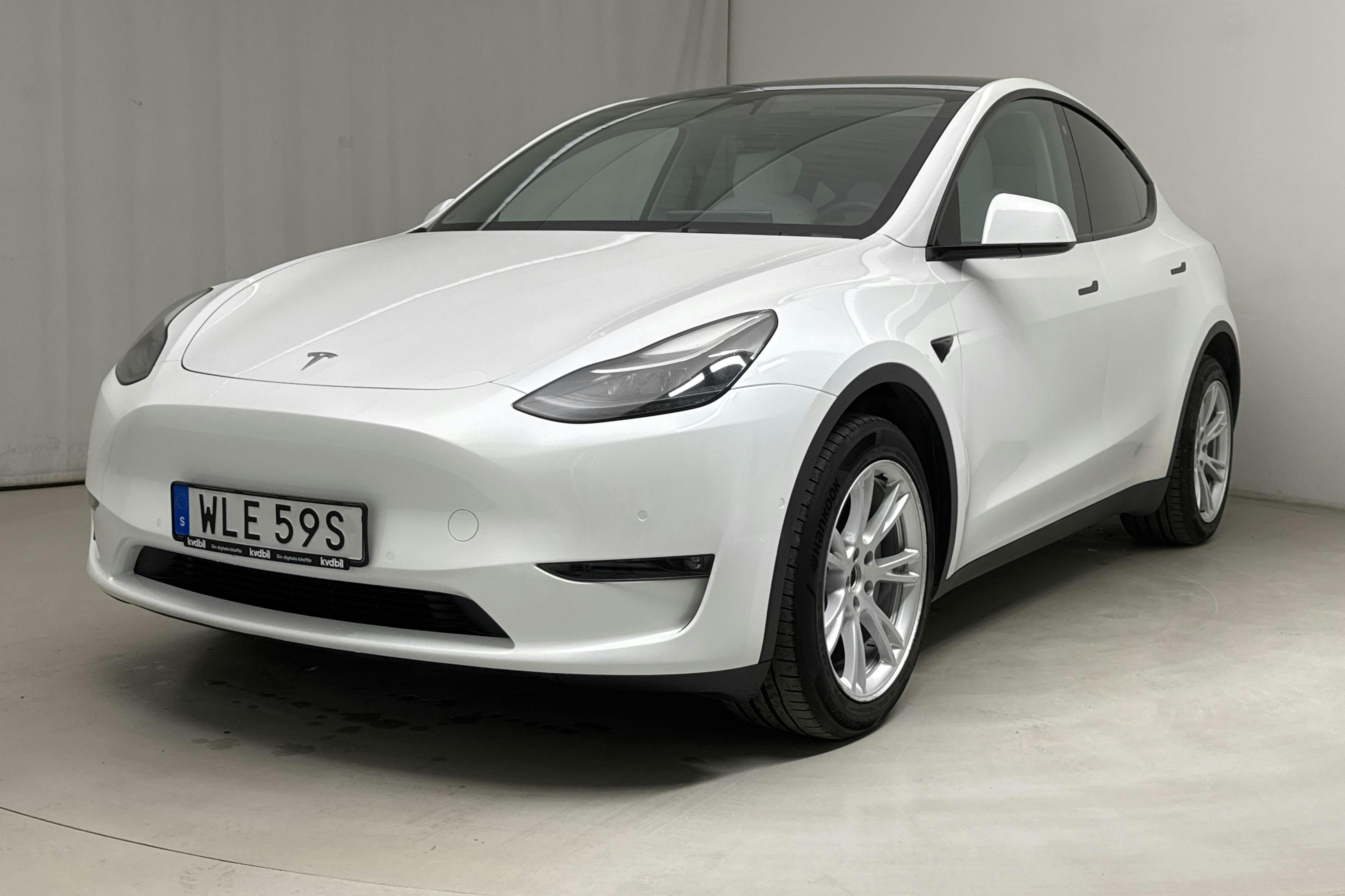 Tesla Model Y Long Range Dual Motor AWD - 2 674 mil - Automat - vit - 2022