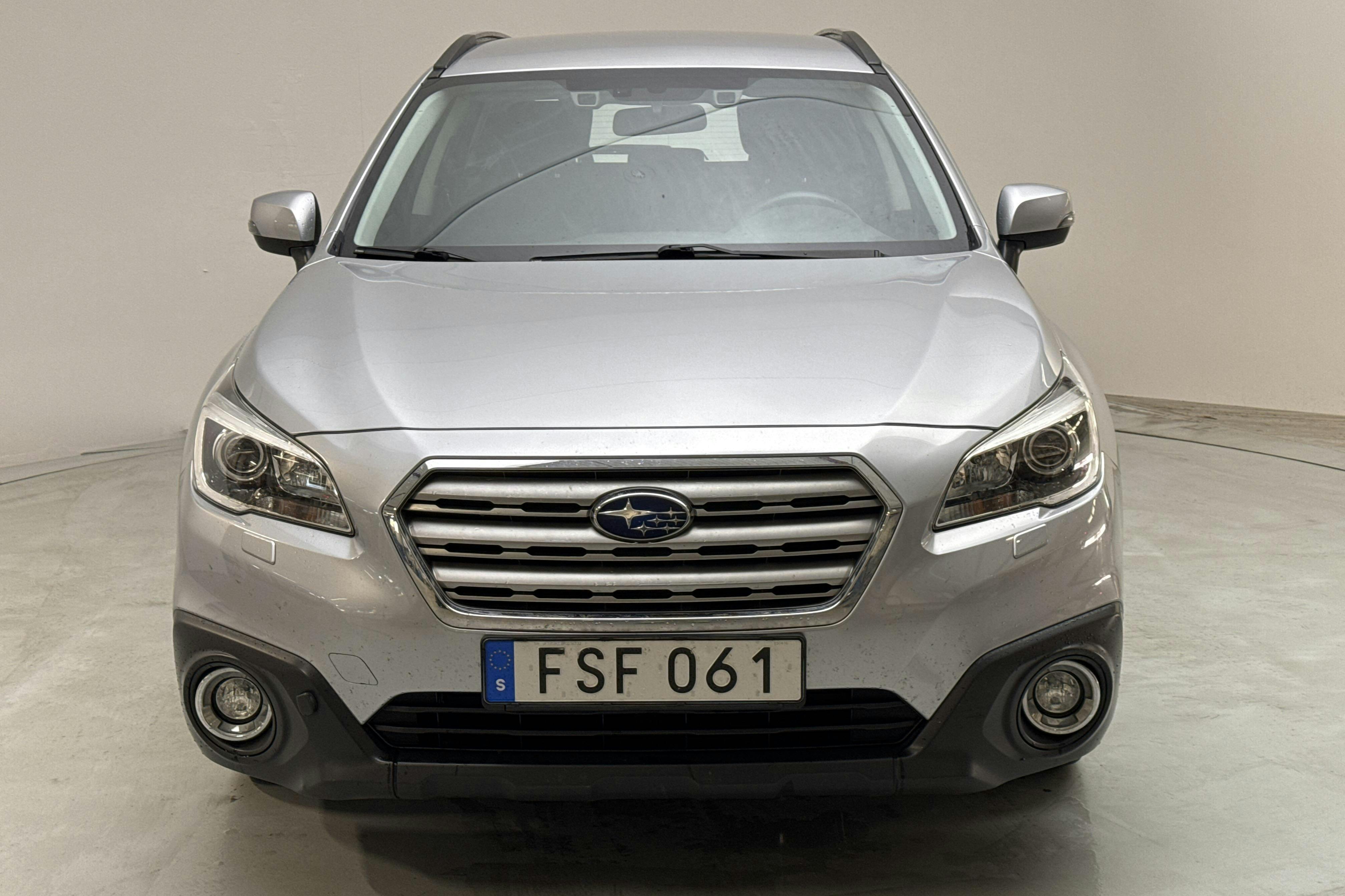 Subaru Outback 2.5i 4WD (175hk) - 62 400 km - Automatic - silver - 2015