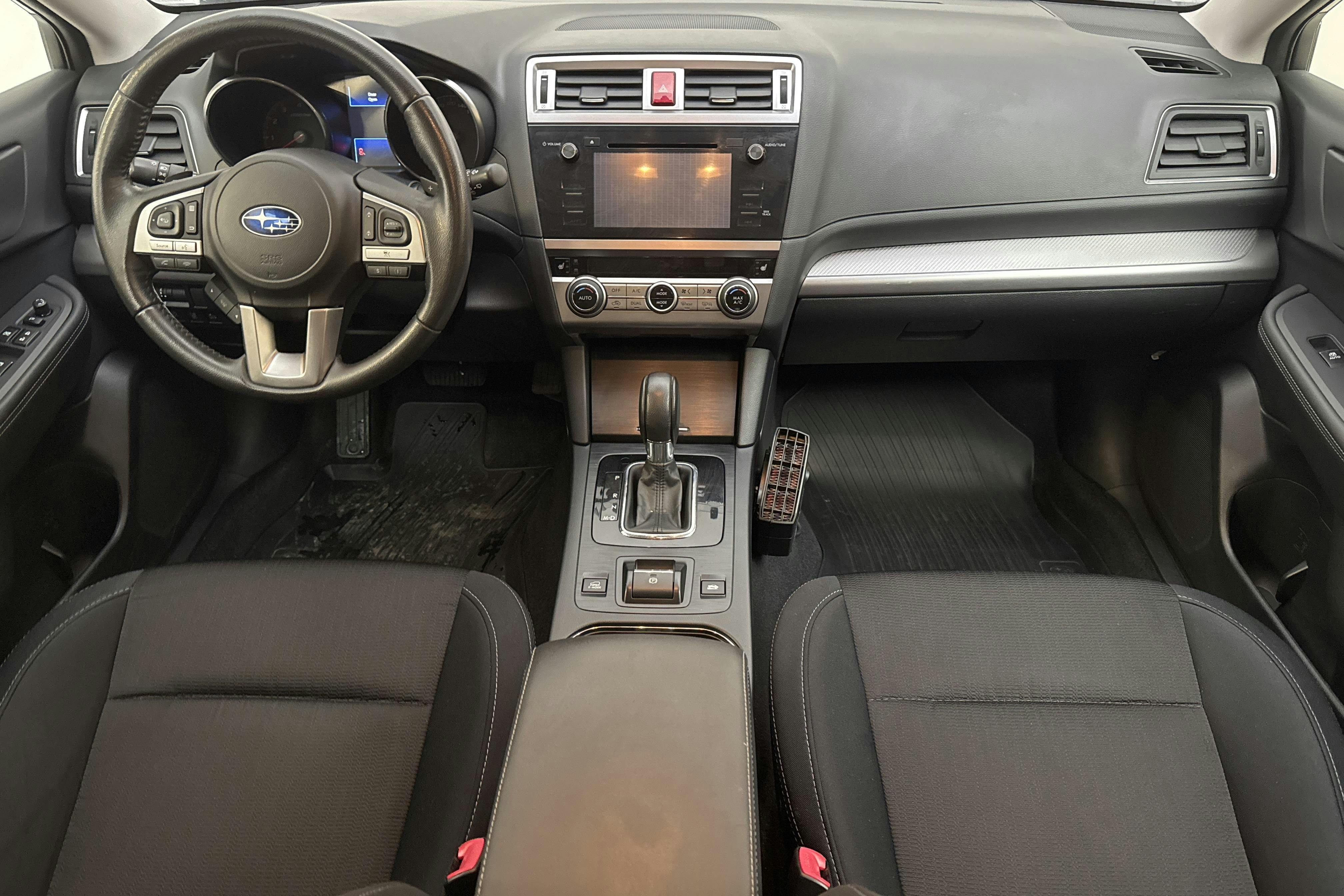 Subaru Outback 2.5i 4WD (175hk) - 62 400 km - Automatic - silver - 2015