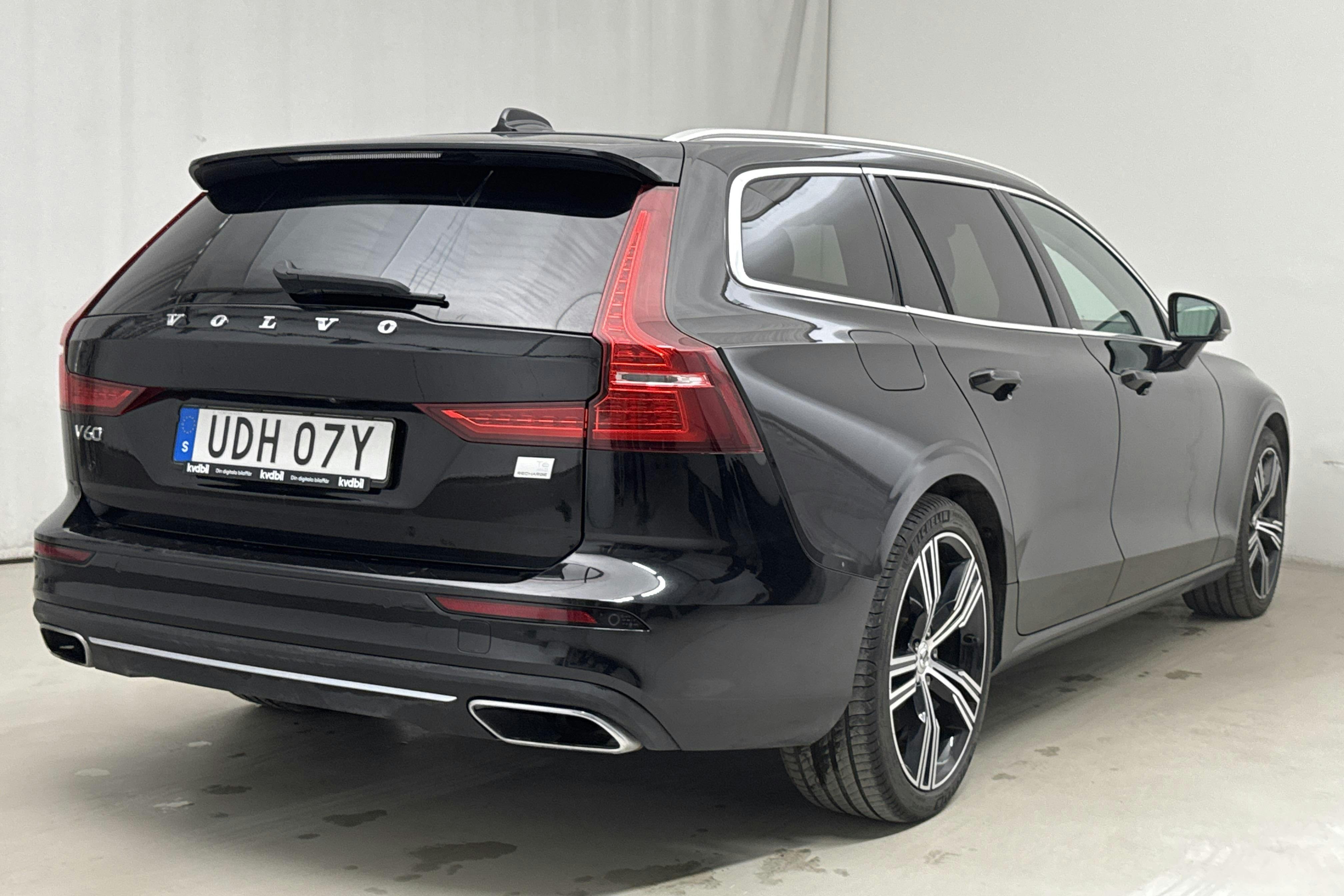 Volvo V60 T6 AWD Twin Engine (340hk) - 172 000 km - Automatic - black - 2021