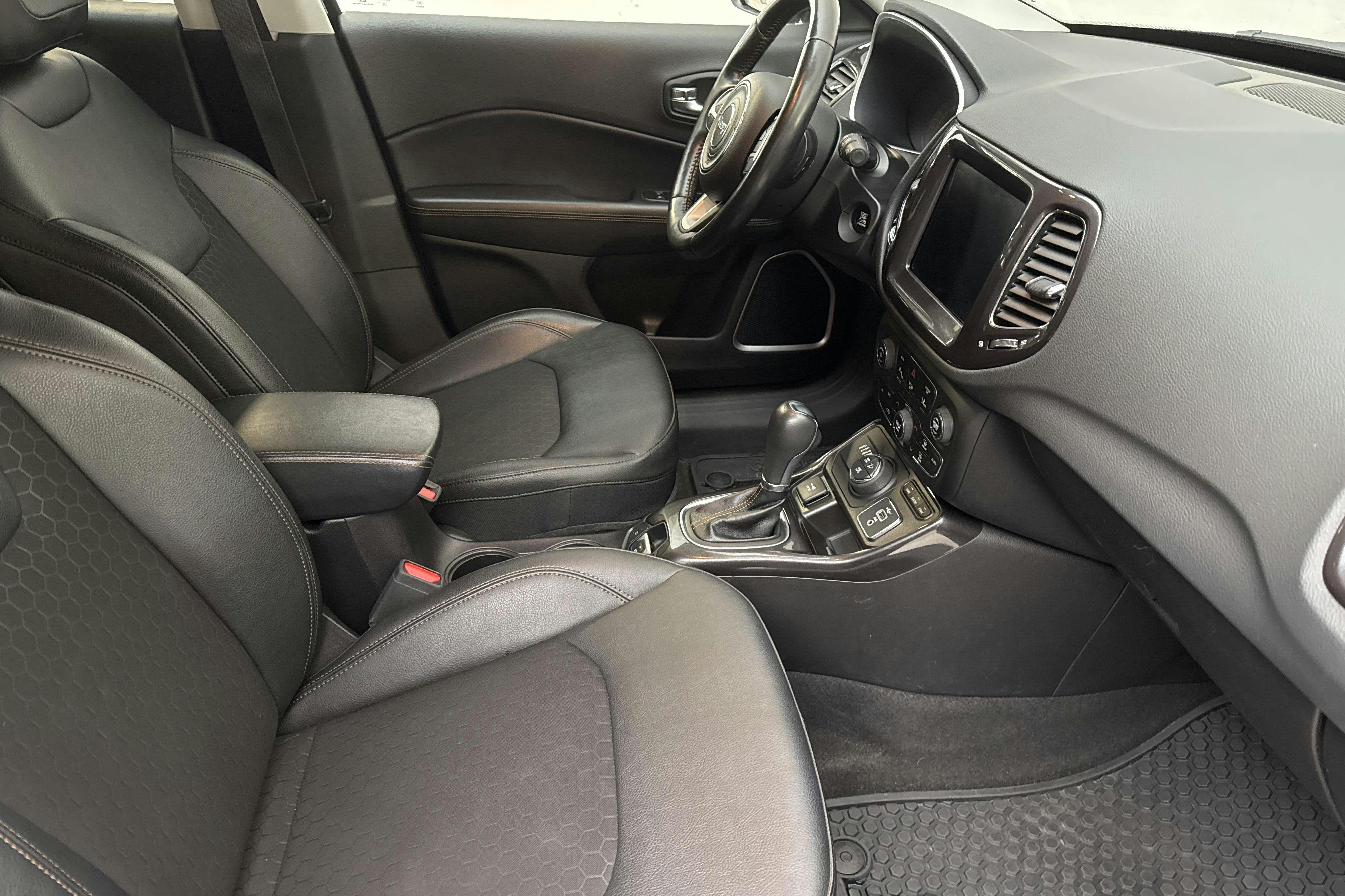 Jeep Compass 1.3 PHEV 4WD (190hk) - 67 130 km - Automatic - green - 2020